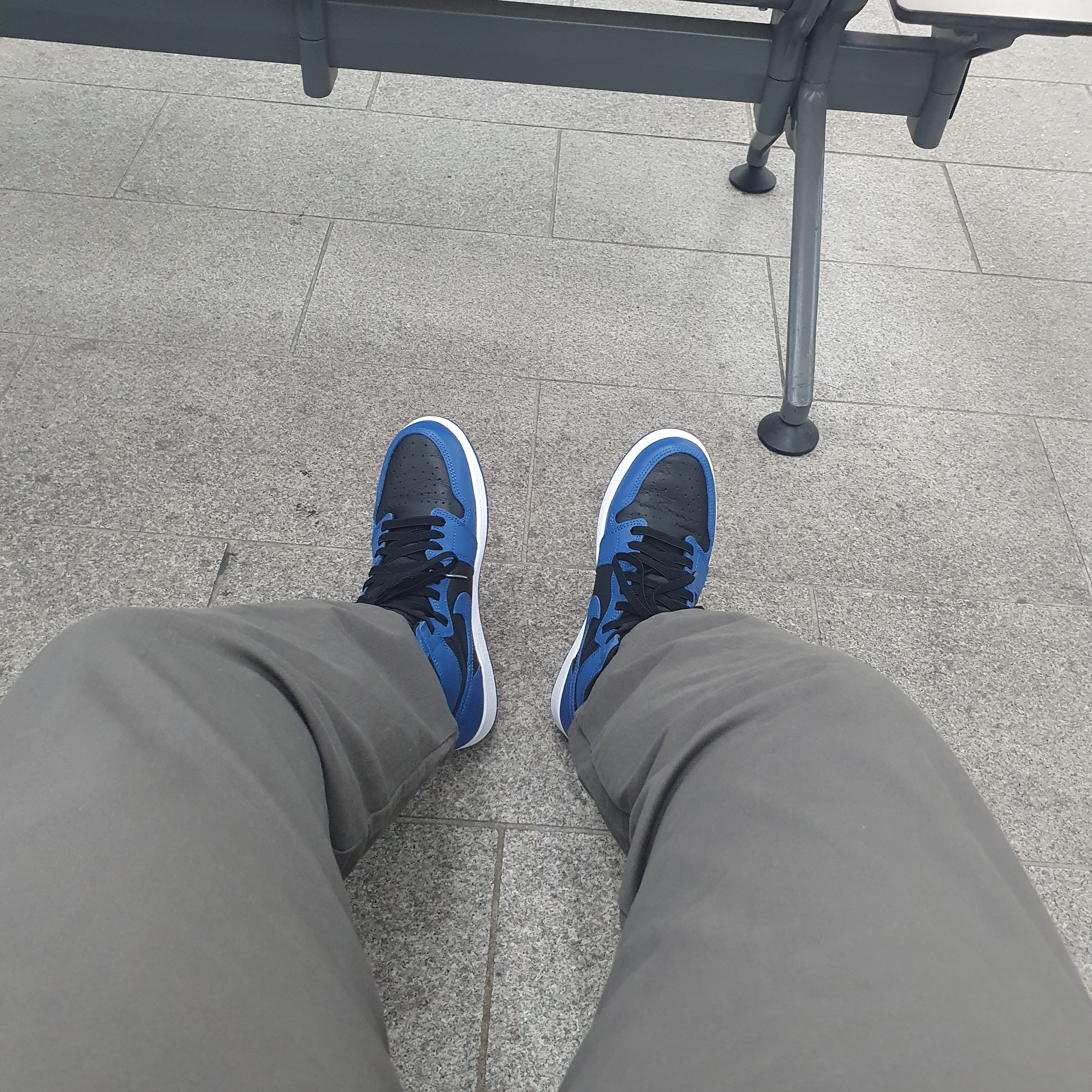 Jordan 1 Retro High OG Dark Marina Blue 착용 스타일 - 1
