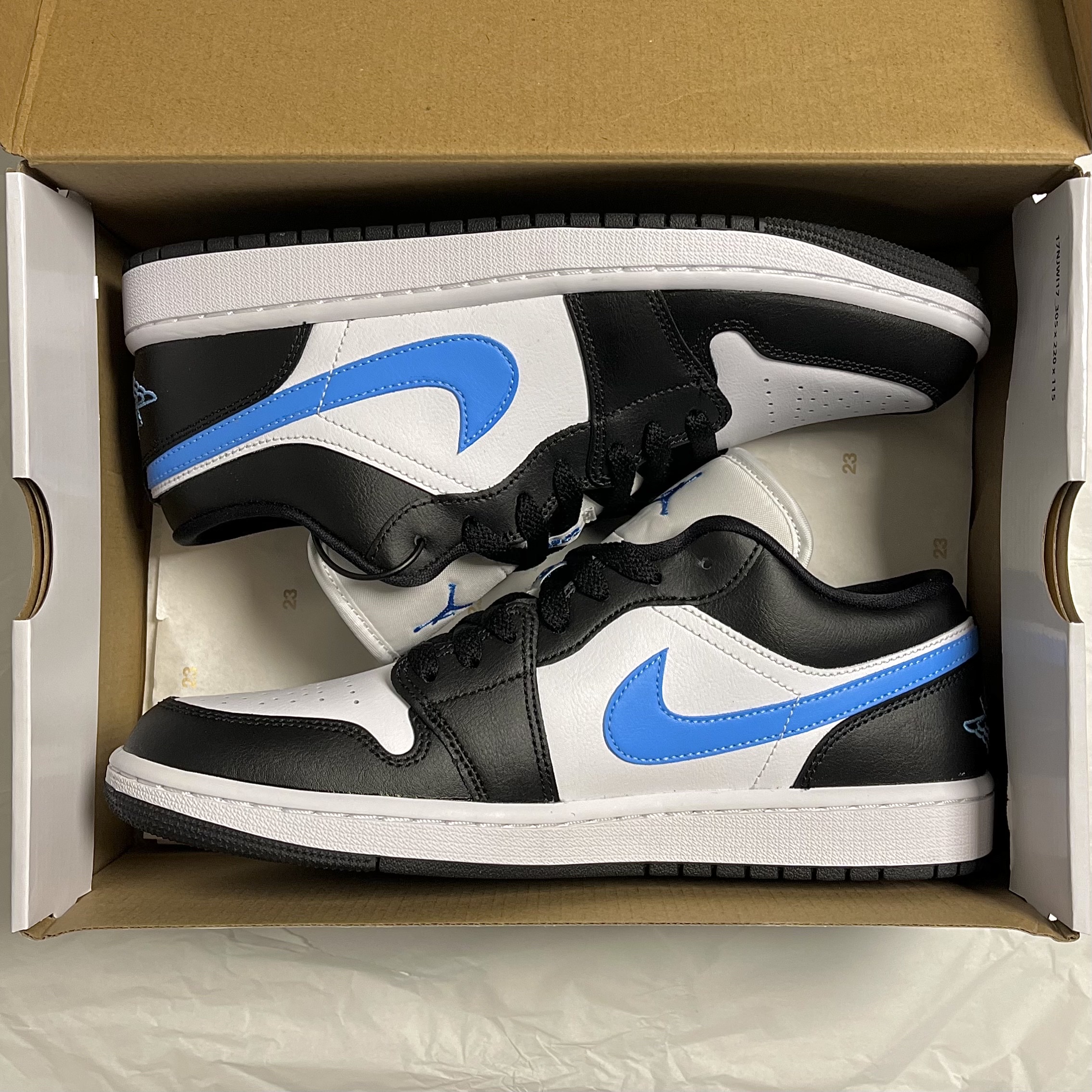 (W) Jordan 1 Low Black University Blue 착용 스타일 - 4