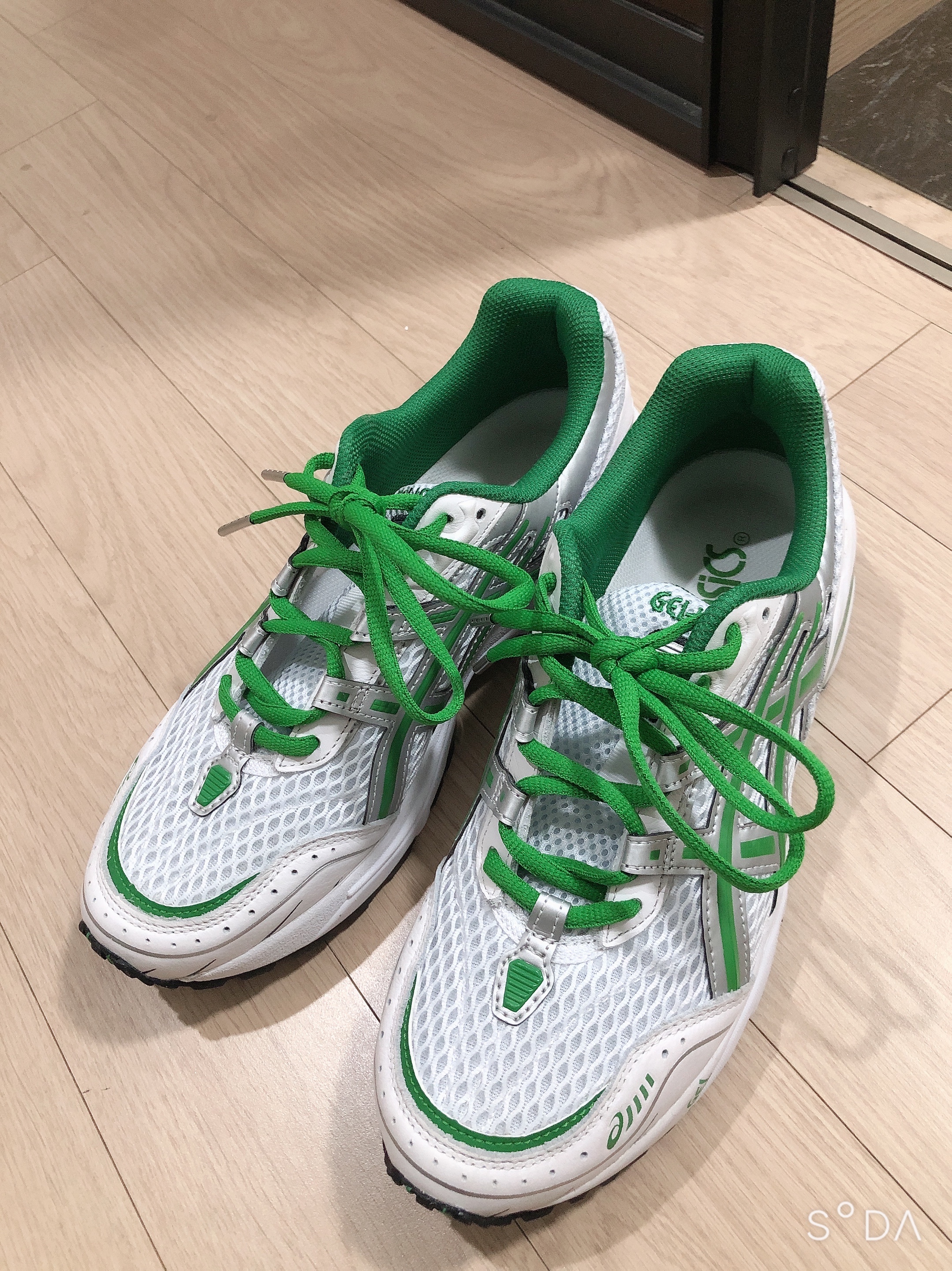 Asics Gel-1090 White Green 착용 스타일 - 2