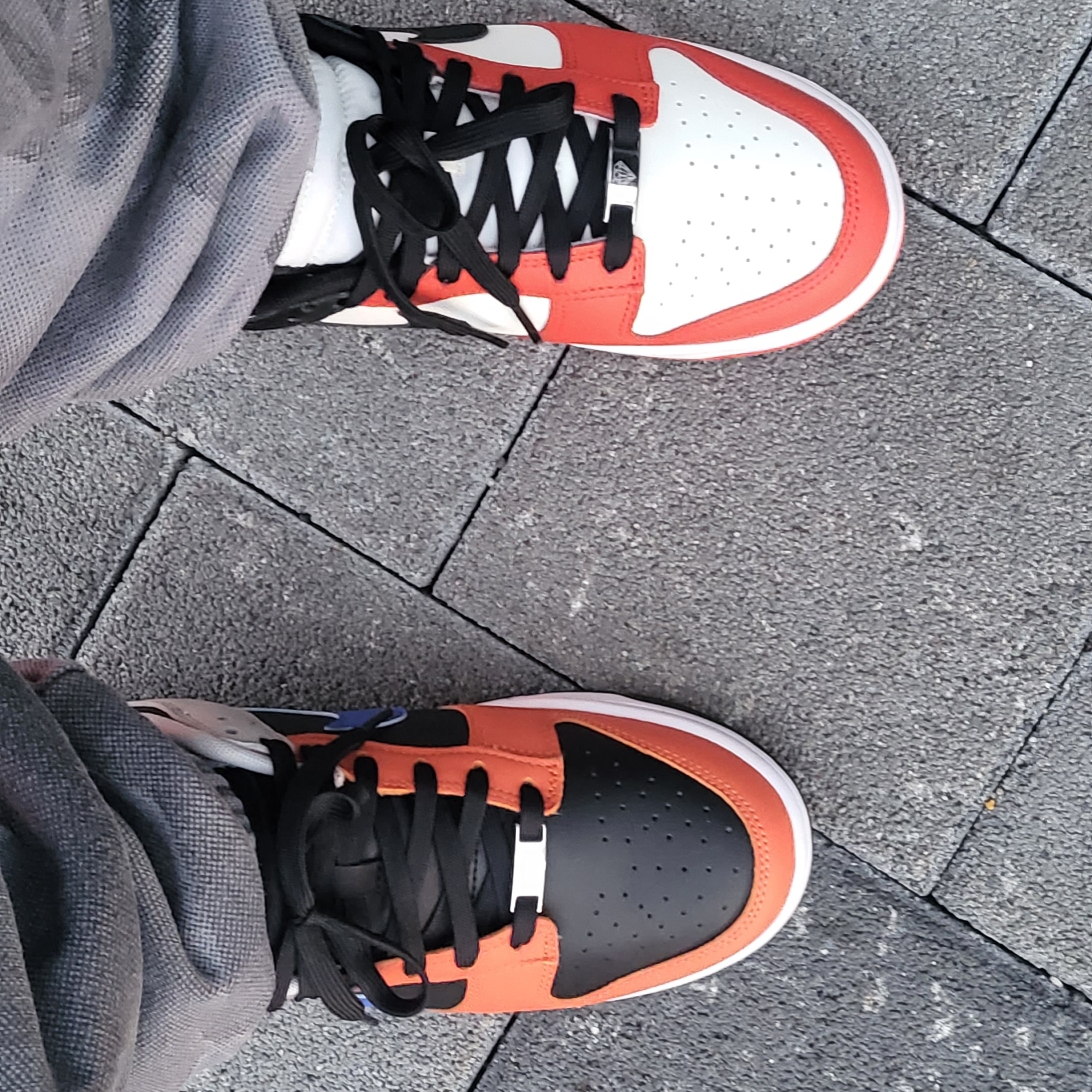 Nike x NBA Dunk Low Retro EMB Black and Chile Red, Nike x NBA Dunk Low Retro EMB Racer Blue and Orange 착용 스타일