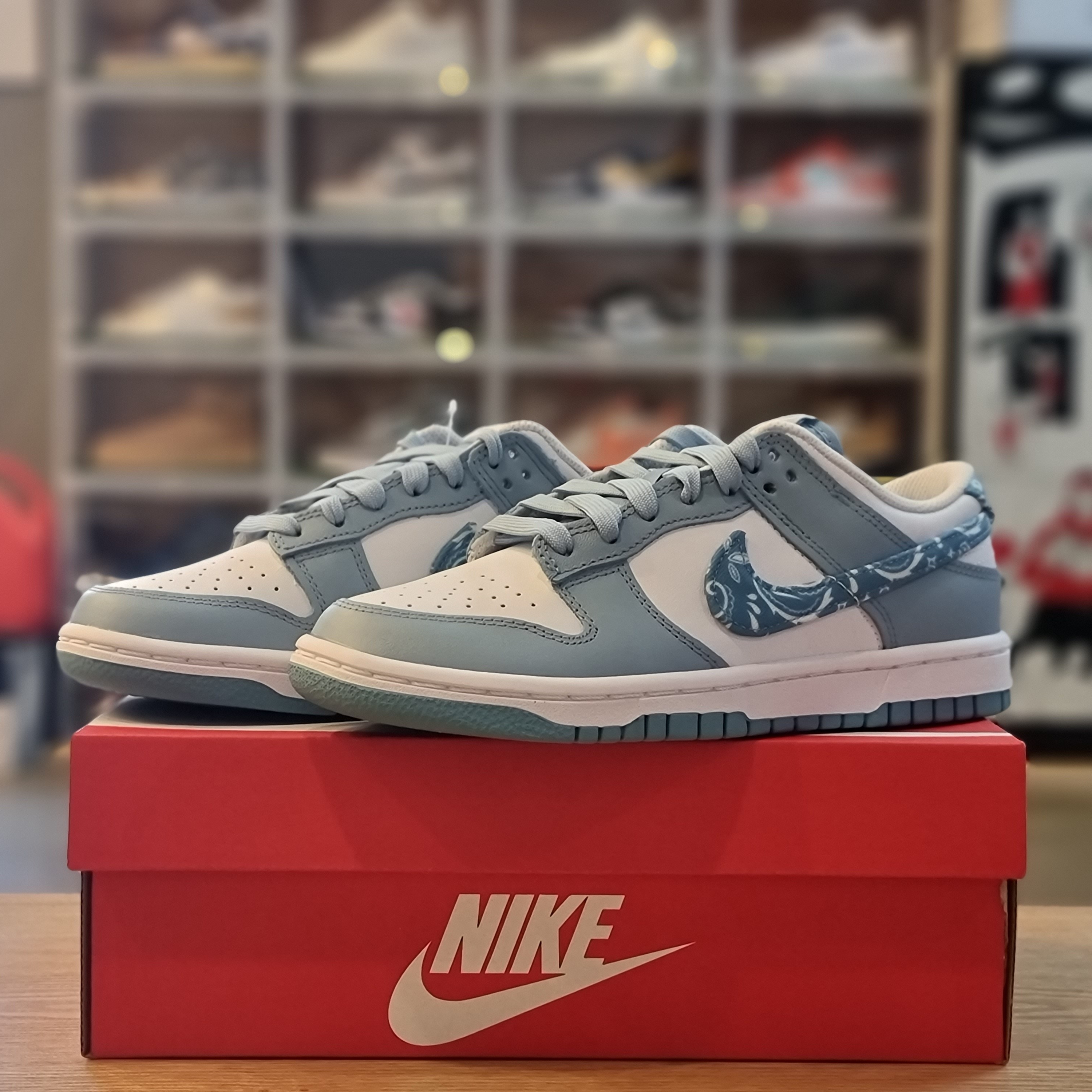 (W) Nike Dunk Low Essential Blue Paisley 착용 스타일 - 1