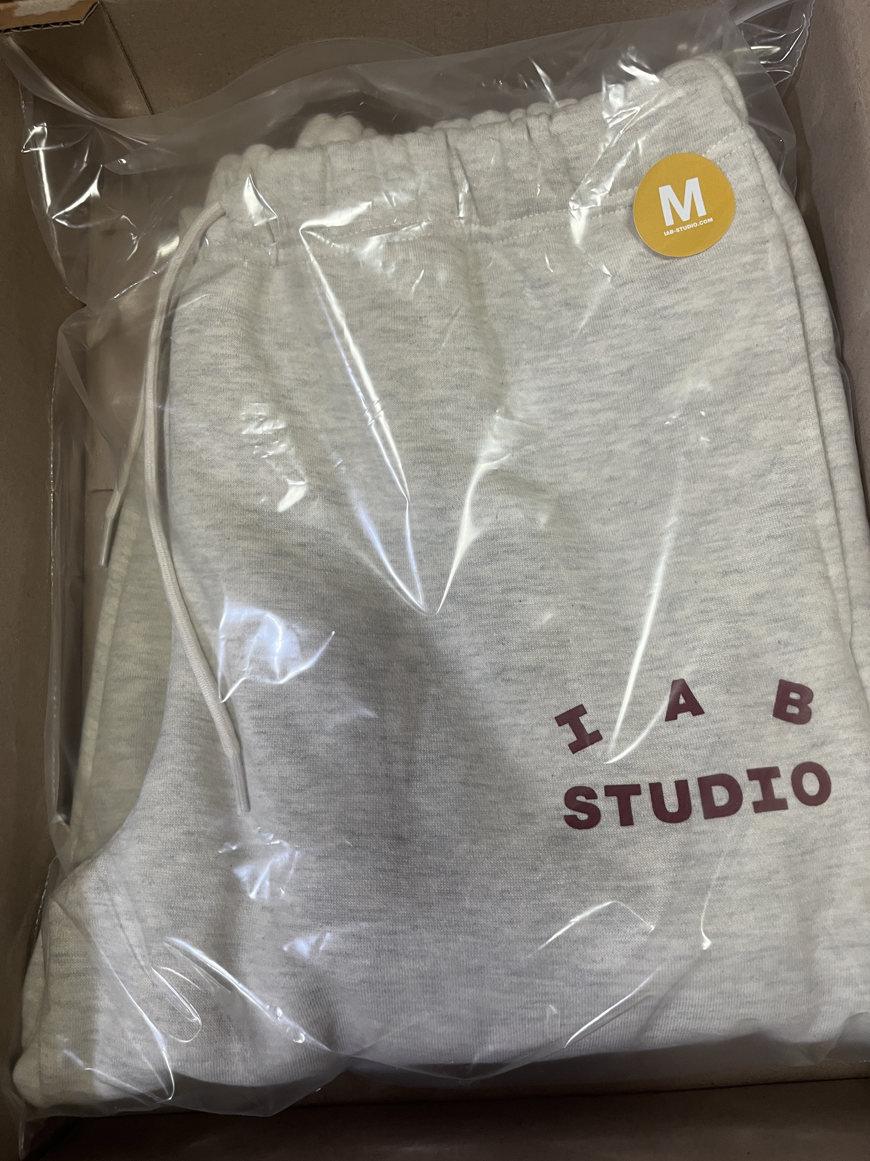 IAB Studio Sweatpants Oatmeal Burgundy - 22SS 착용 스타일