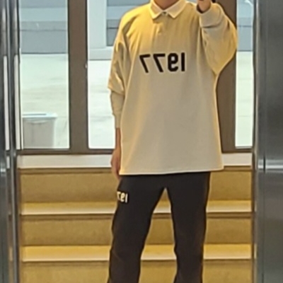 Essentials 1977 Rugby Long Sleeve Polo Wheat - 22SS, (Kids) Essentials 1977 Relaxed Sweatpants Iron - 22SS 착용 스타일