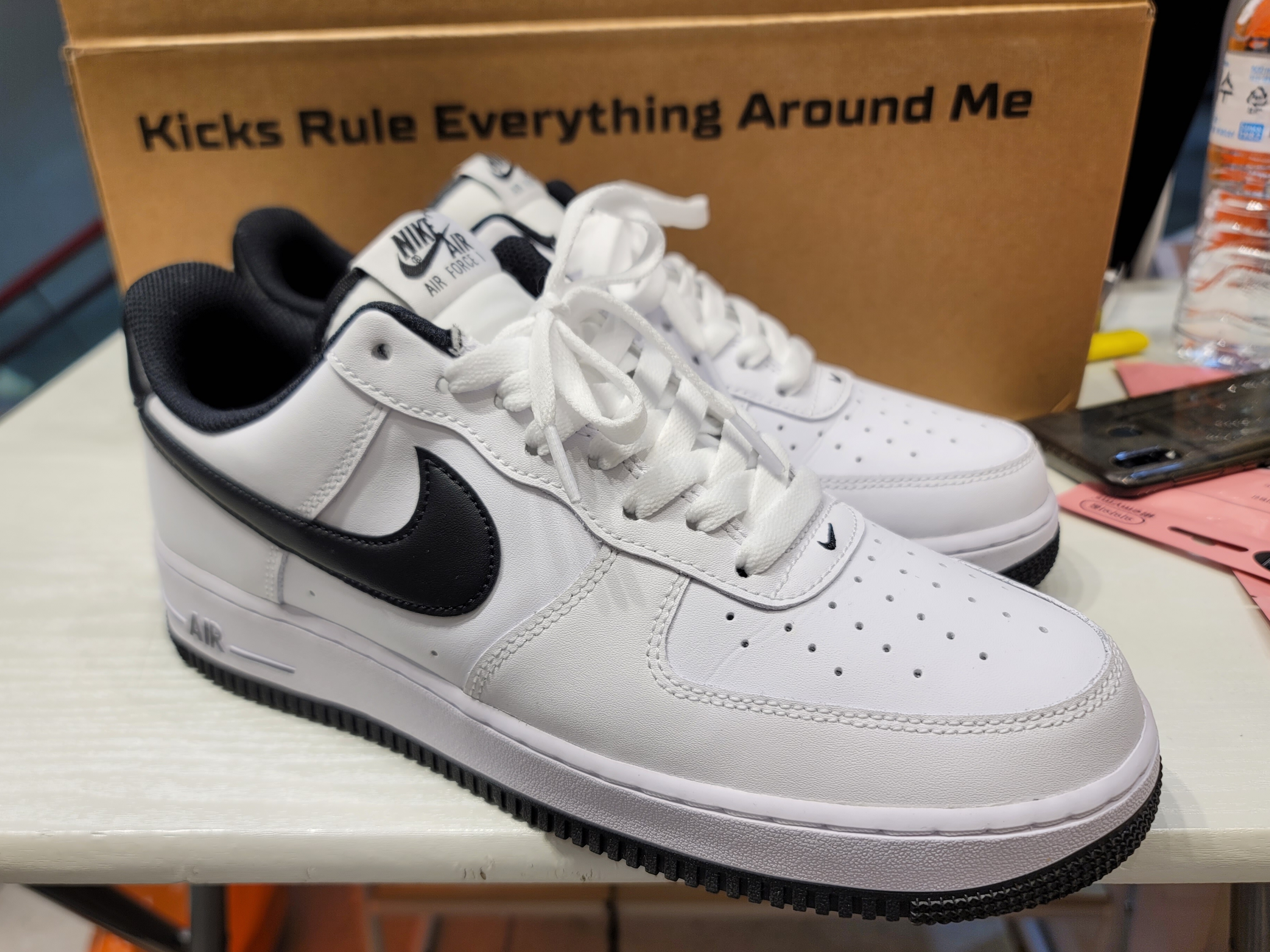 Nike Air Force 1 '07 White Black 착용 스타일 - 5