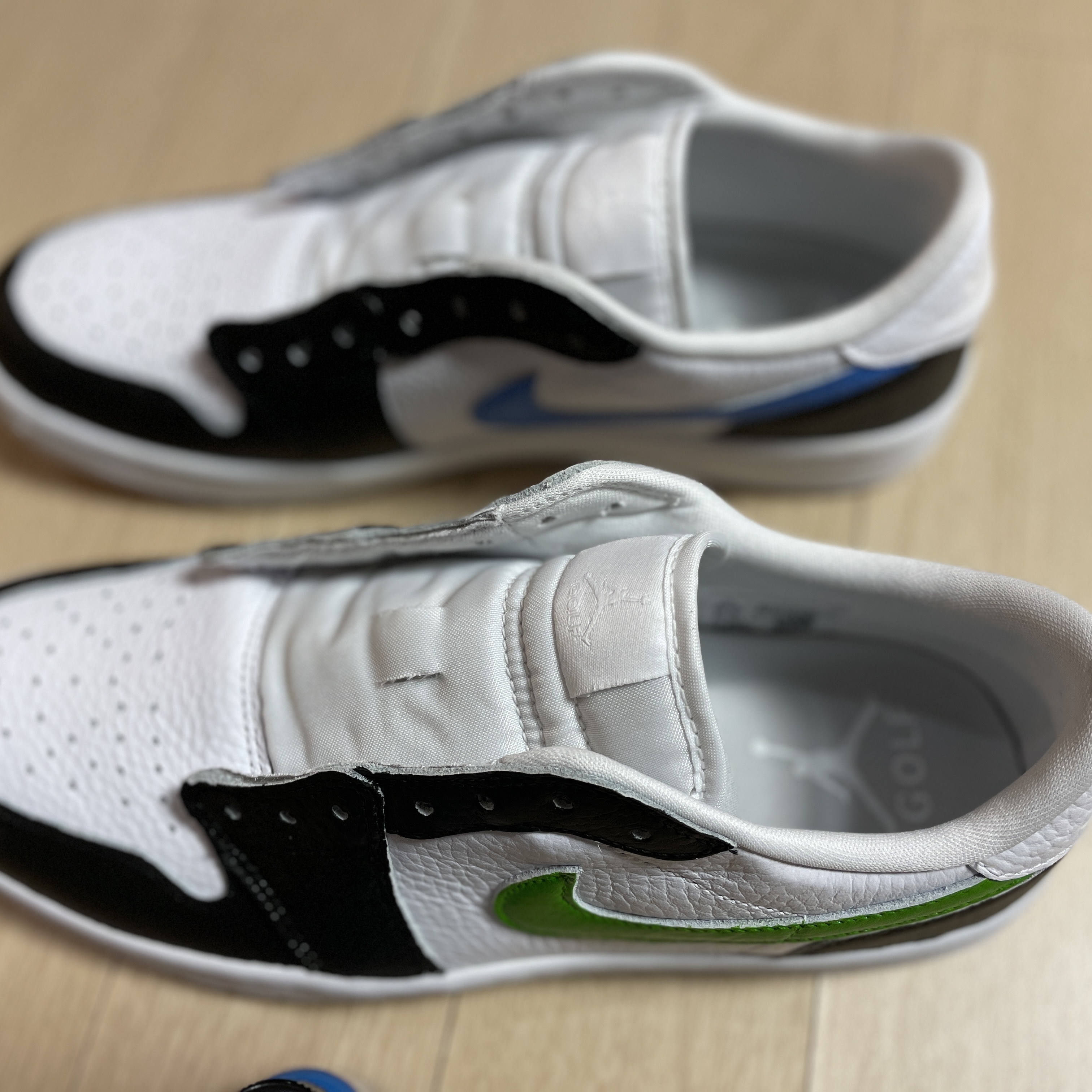 Jordan 1 Low Golf Triple White 착용 스타일 - 3