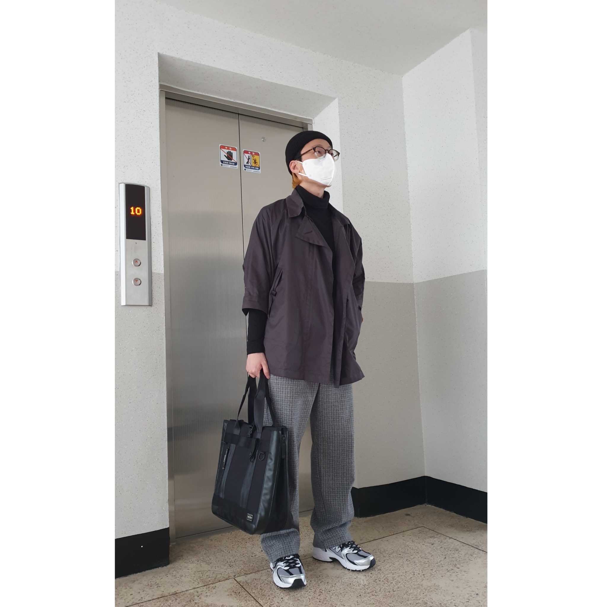 New Balance 530 Silver Black 착용 스타일 - 1