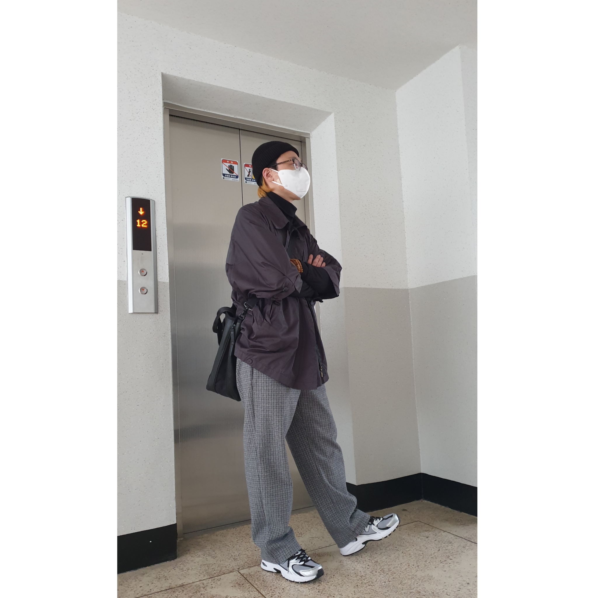New Balance 530 Silver Black 착용 스타일 - 4