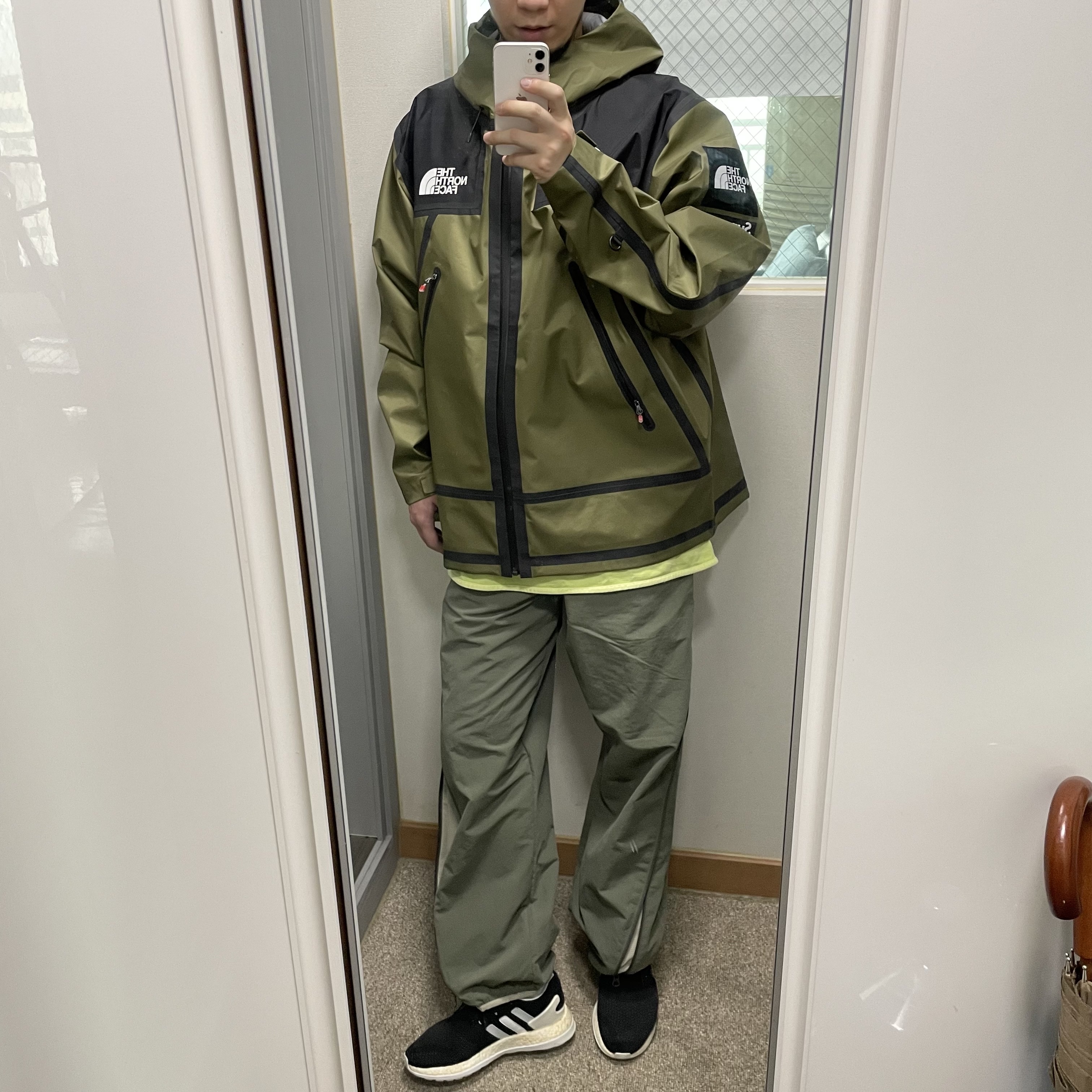 Supreme x The North Face Summit Series Outer Tape Seam Jacket Olive - 21SS, Y-3 Pureboost ZG Knit Core Black 착용 스타일
