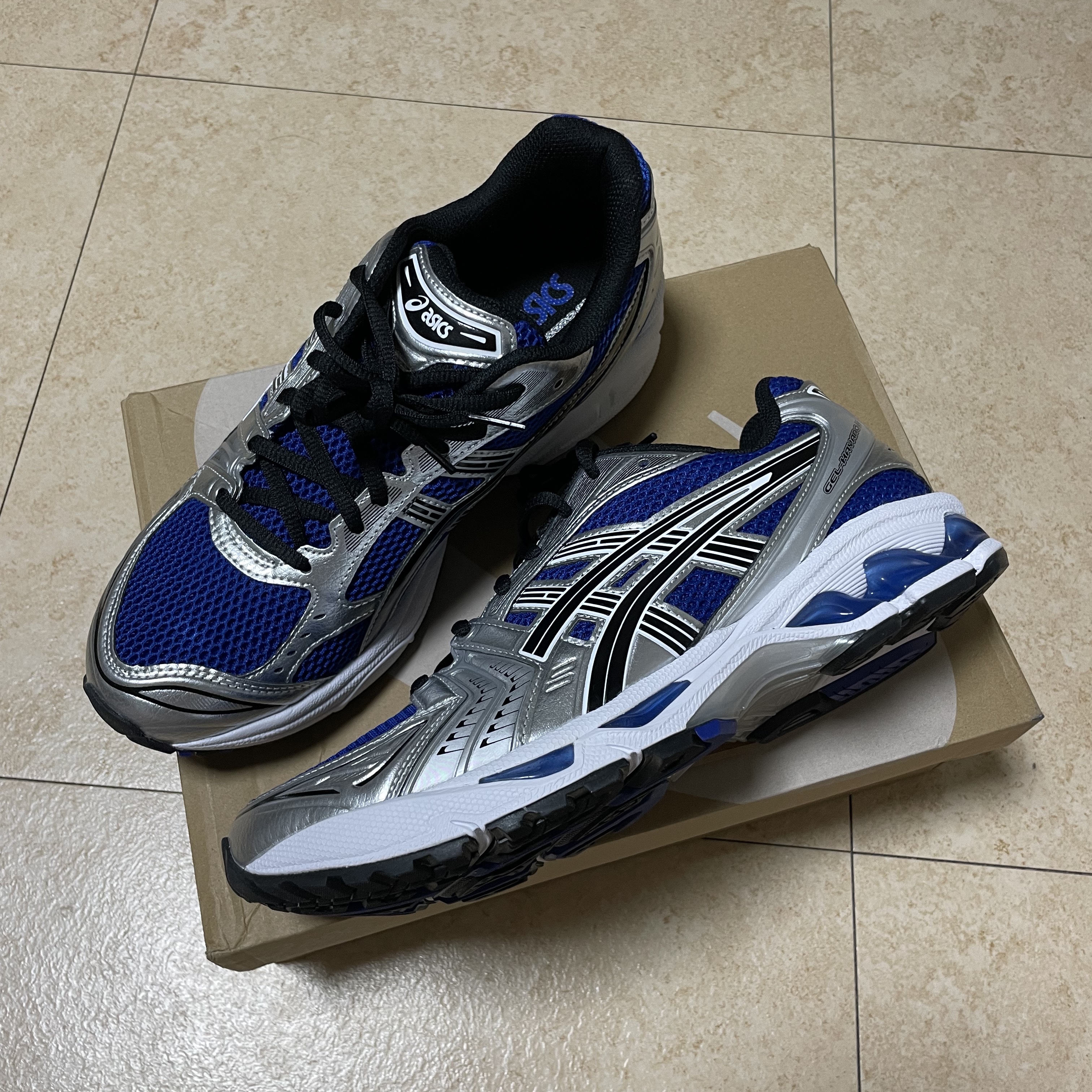Asics Gel-Kayano 14 Monaco Blue Black 착용 스타일