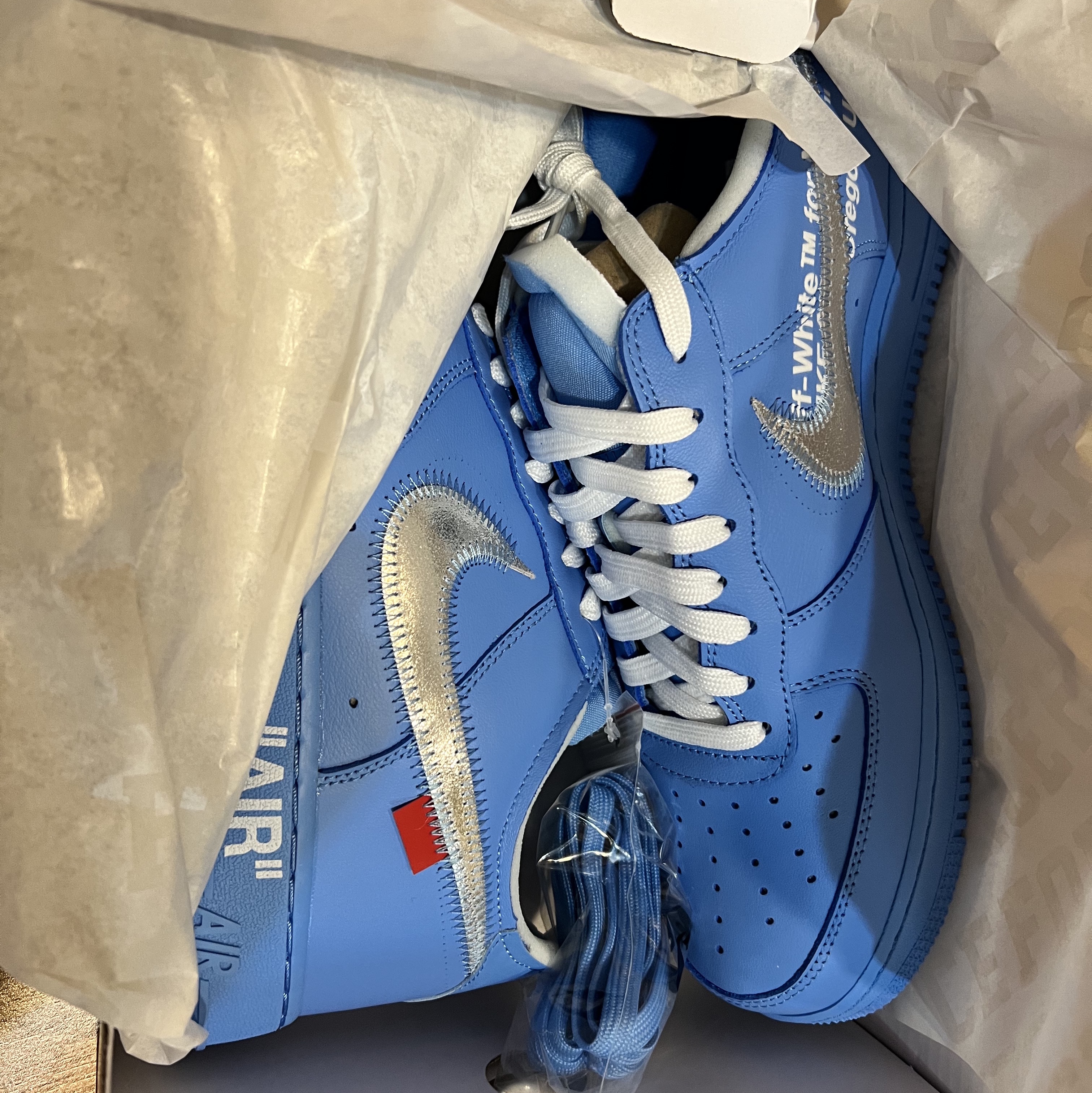 Nike x Off-White Air Force 1 Low MCA University Blue 착용 스타일