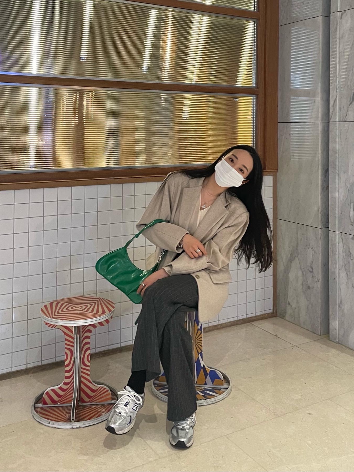 New Balance 530 Steel Grey 착용 스타일 - 1