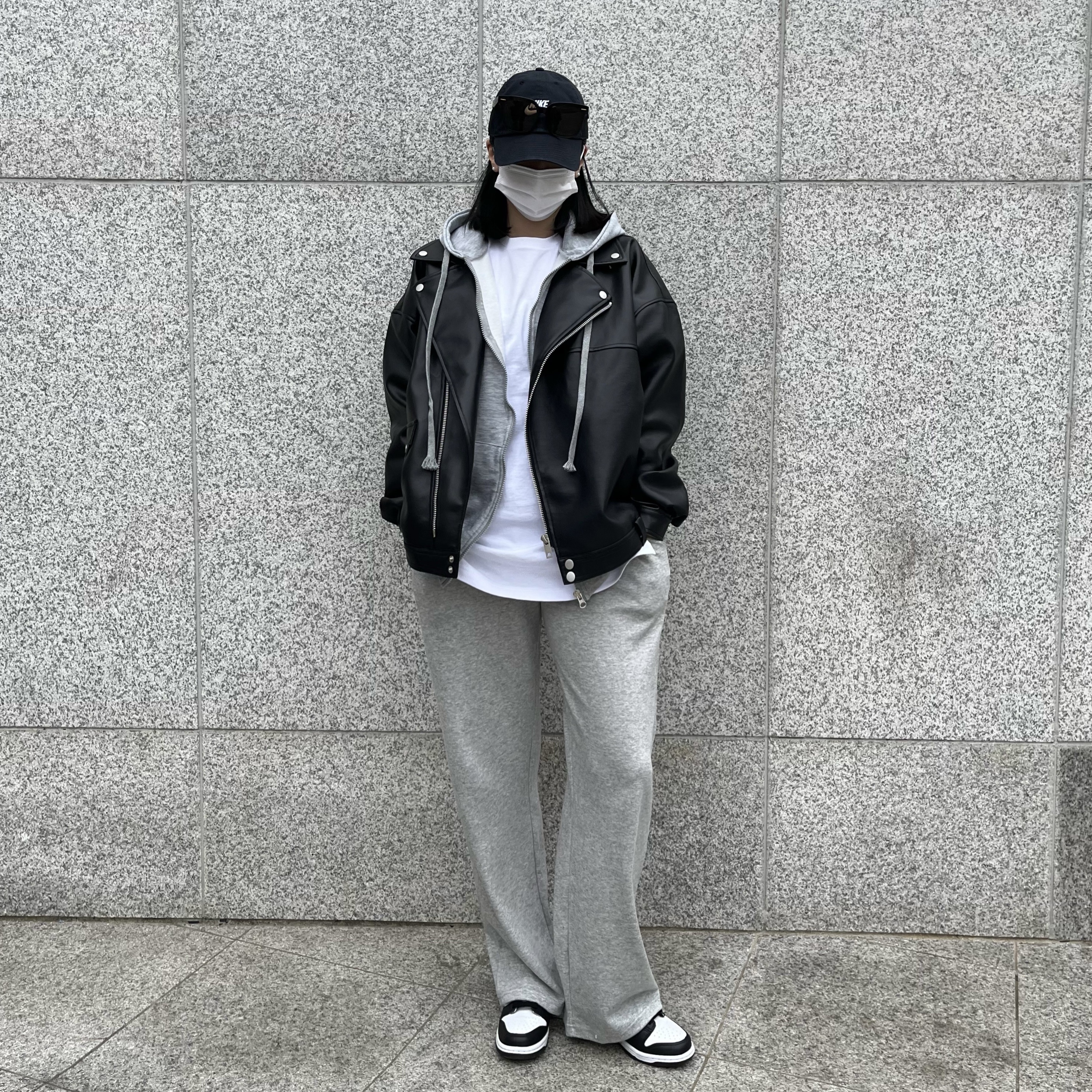 (W) Nike Dunk Low Black, Nike Heritage 86 Futura Washed Cap Black White 착용 스타일 - 1
