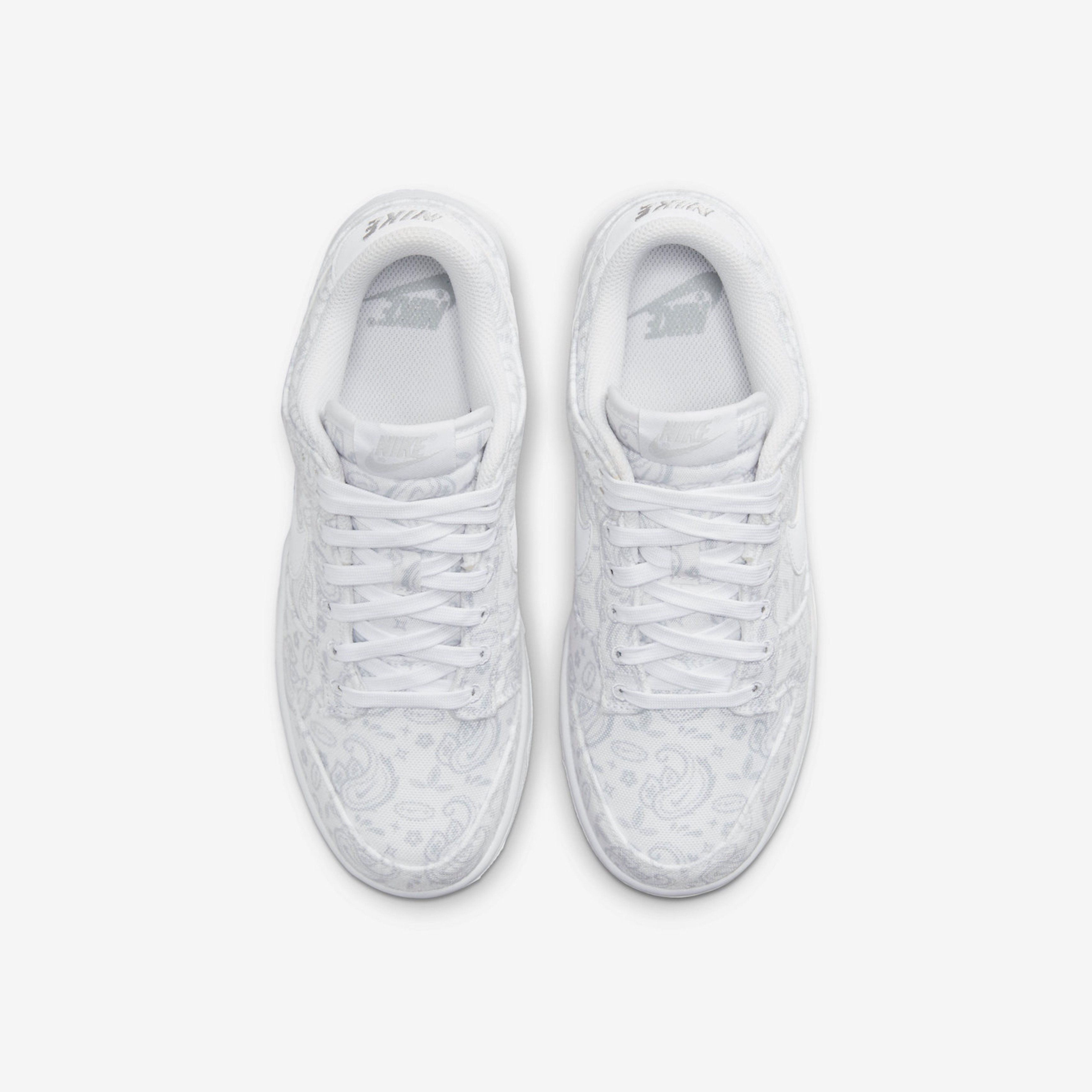 (W) Nike Dunk Low Essential White Paisley 착용 스타일 - 3