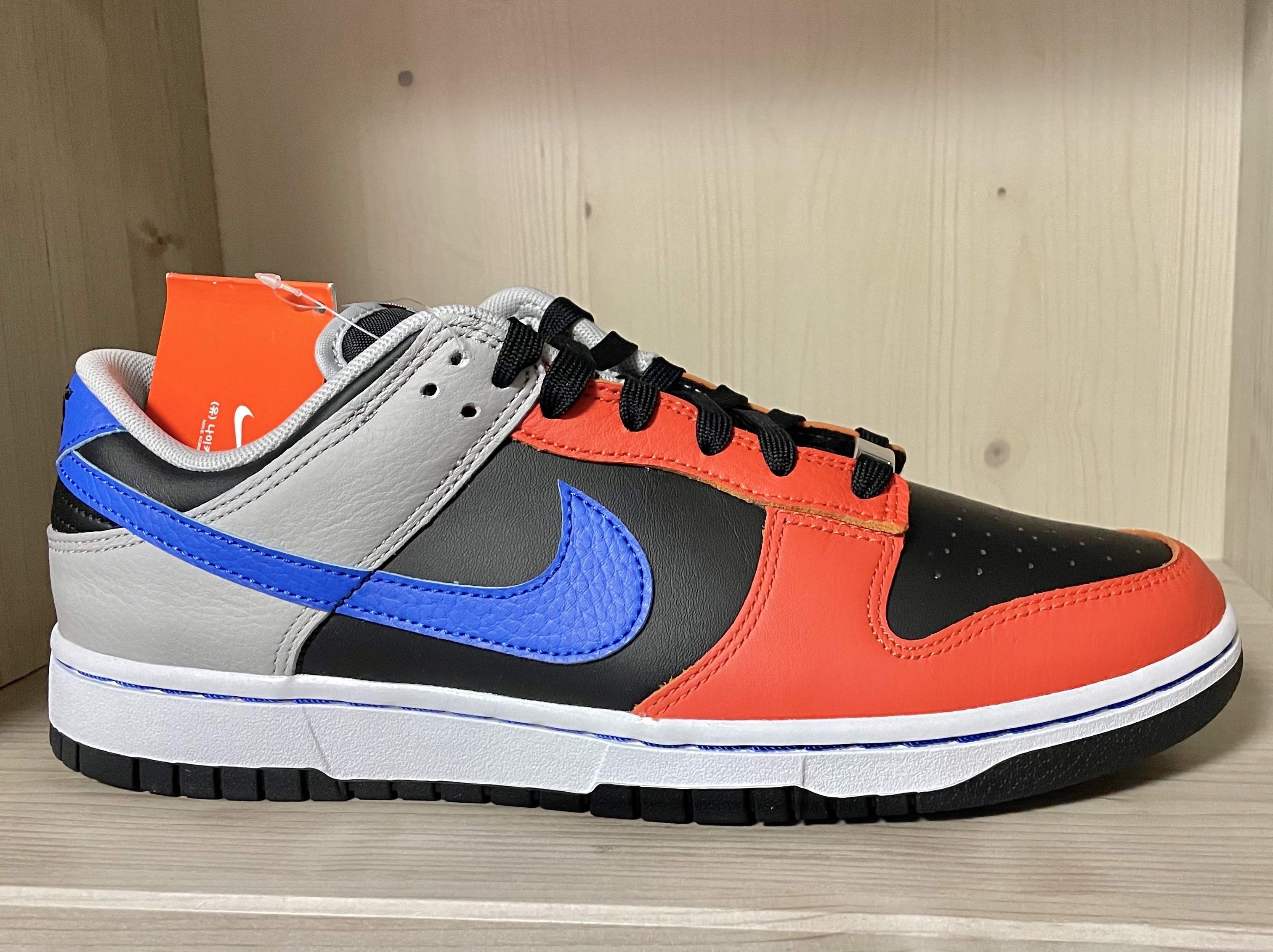 Nike x NBA Dunk Low Retro EMB Racer Blue and Orange 착용 스타일