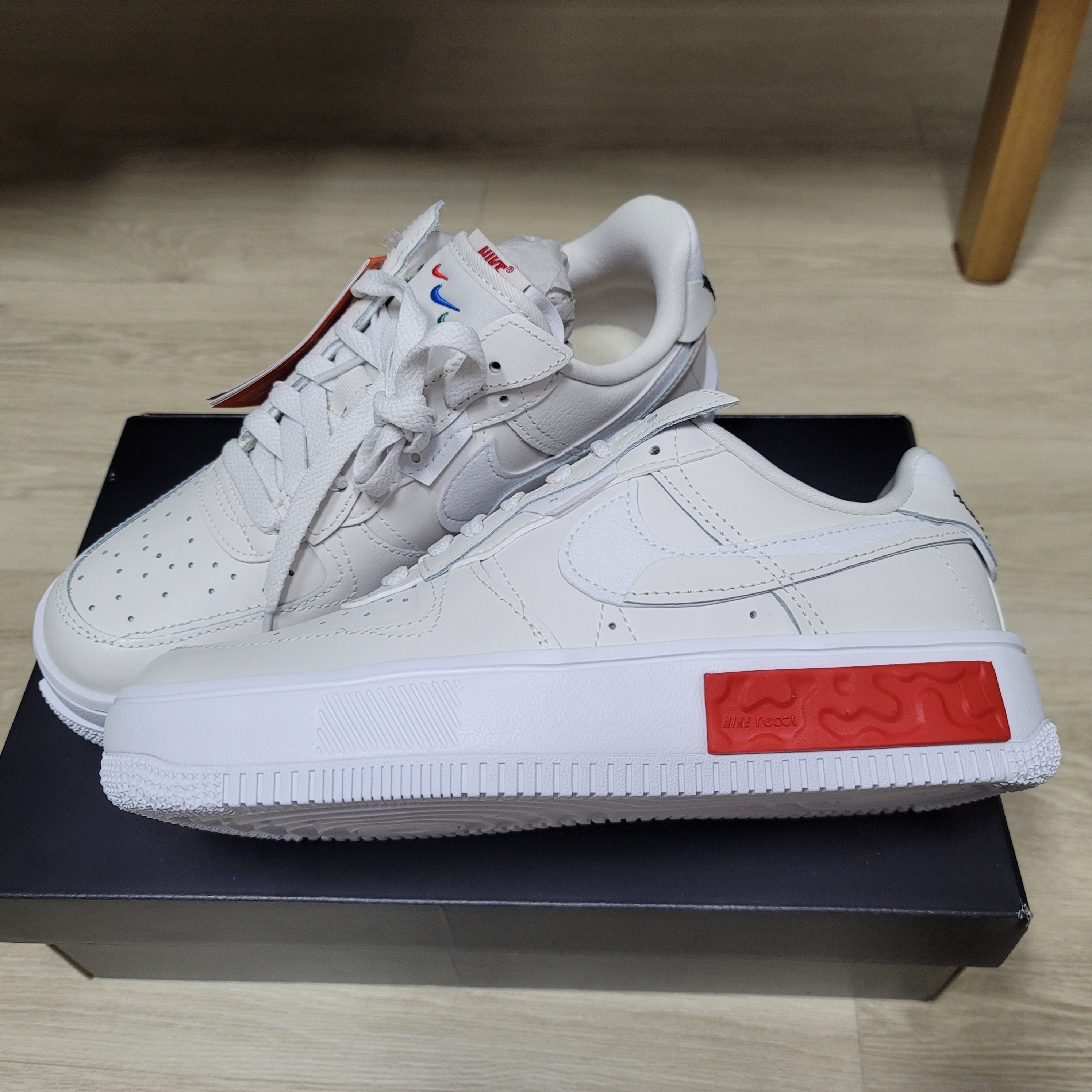 (W) Nike Air Force 1 Fontanka Phantom White 착용 스타일 - 2