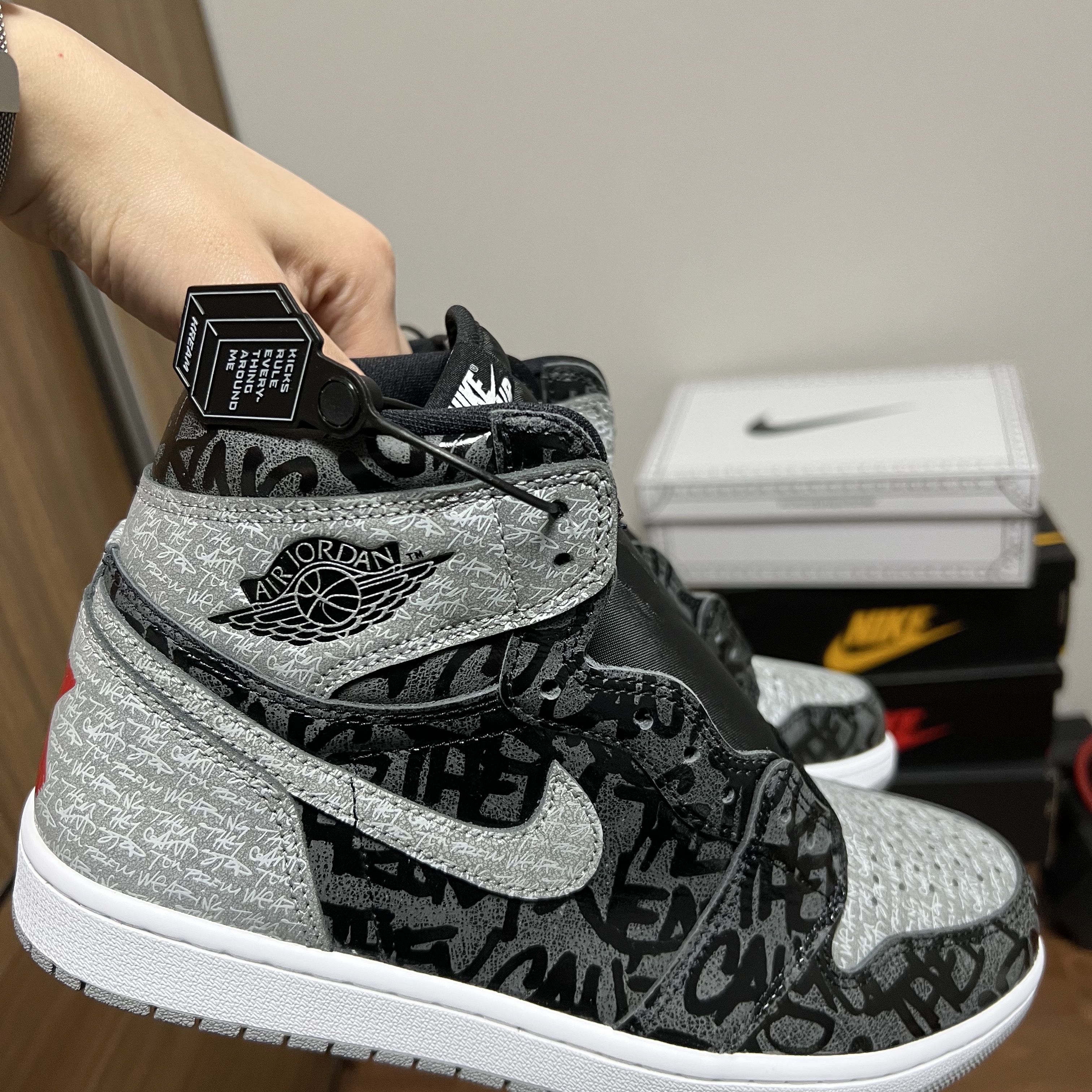 Jordan 1 Retro High OG Rebellionaire 착용 스타일 - 2