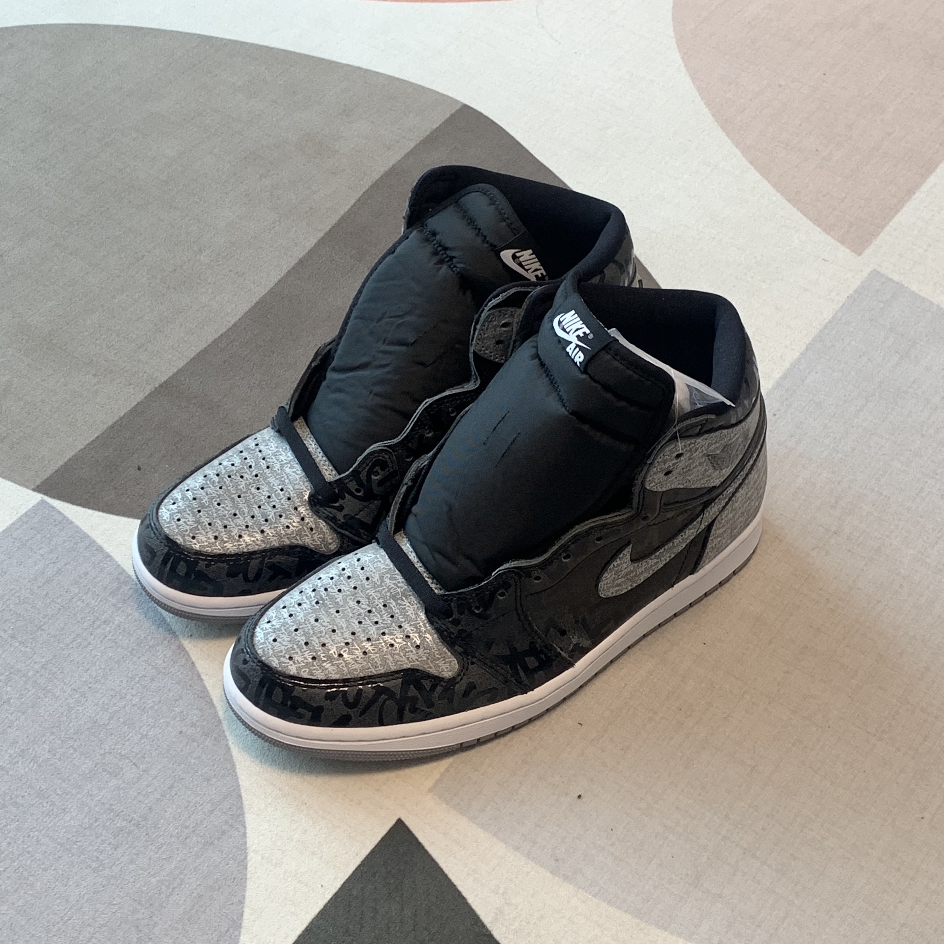 Jordan 1 Retro High OG Rebellionaire 착용 스타일 - 1