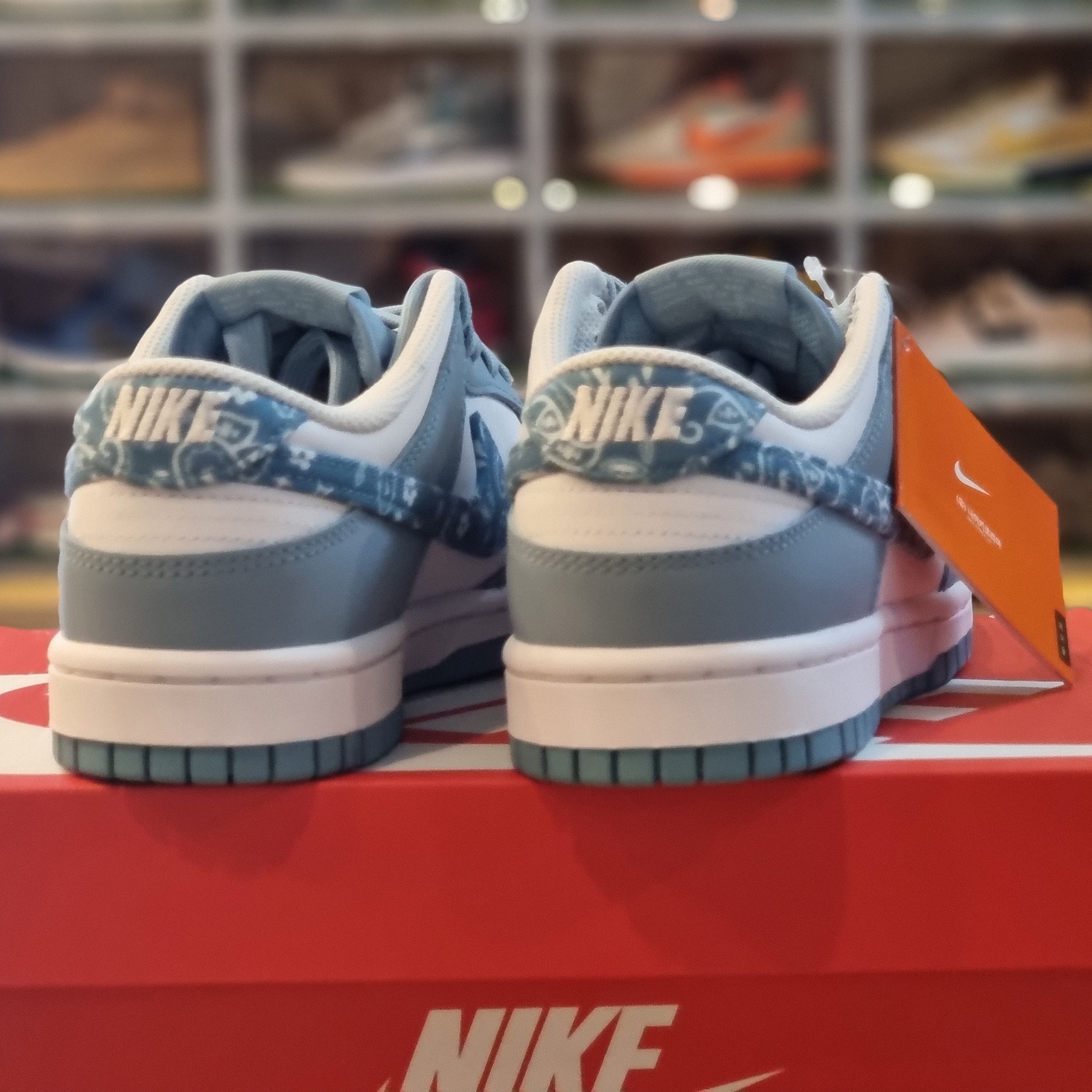 (W) Nike Dunk Low Essential Blue Paisley 착용 스타일 - 5