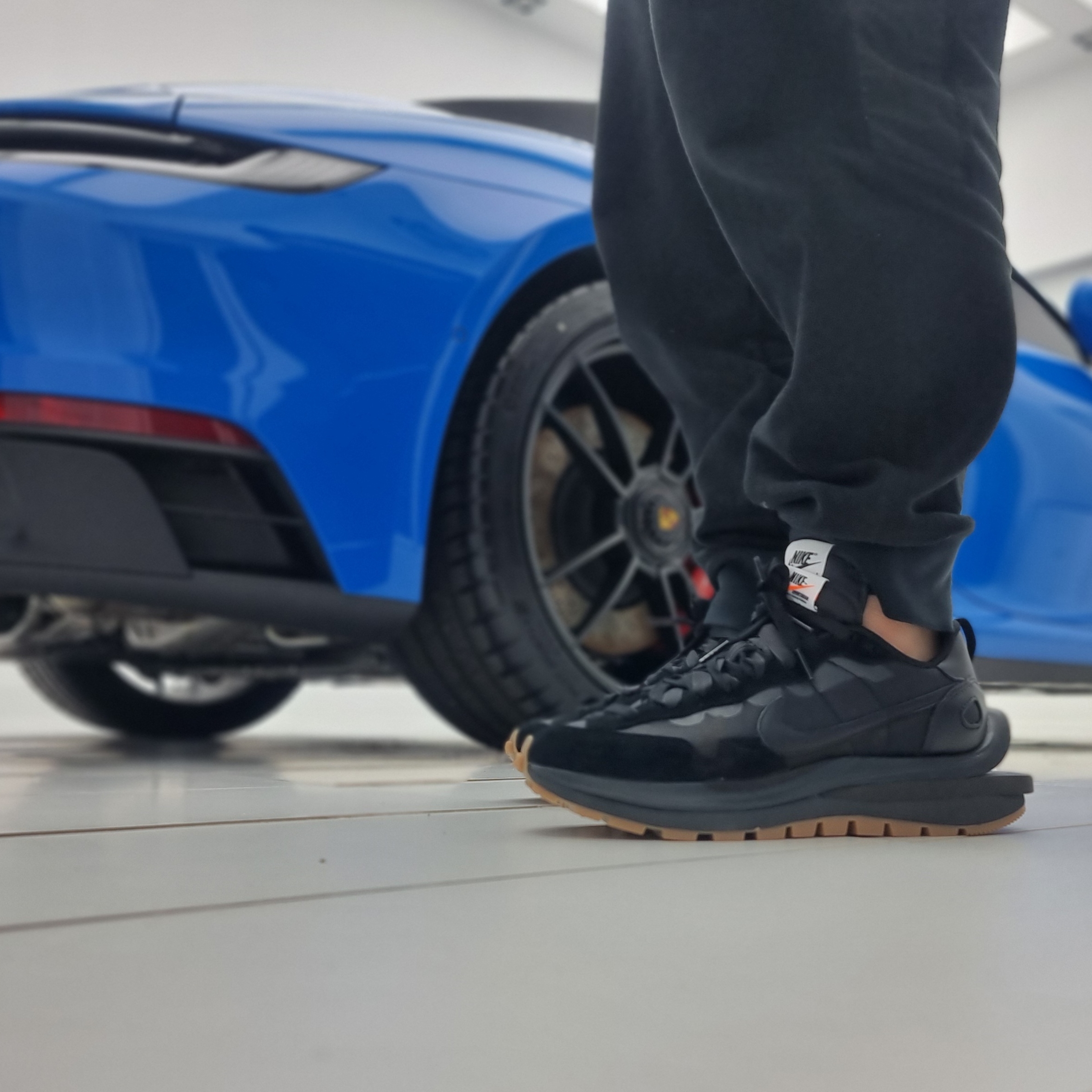 Nike x Sacai VaporWaffle Black and Gum, [KREAM Exclusive] KREAM x Kim Jungyoun - Samsung BESPOKE Limited Edition Shoe Dressser 착용 스타일 - 2