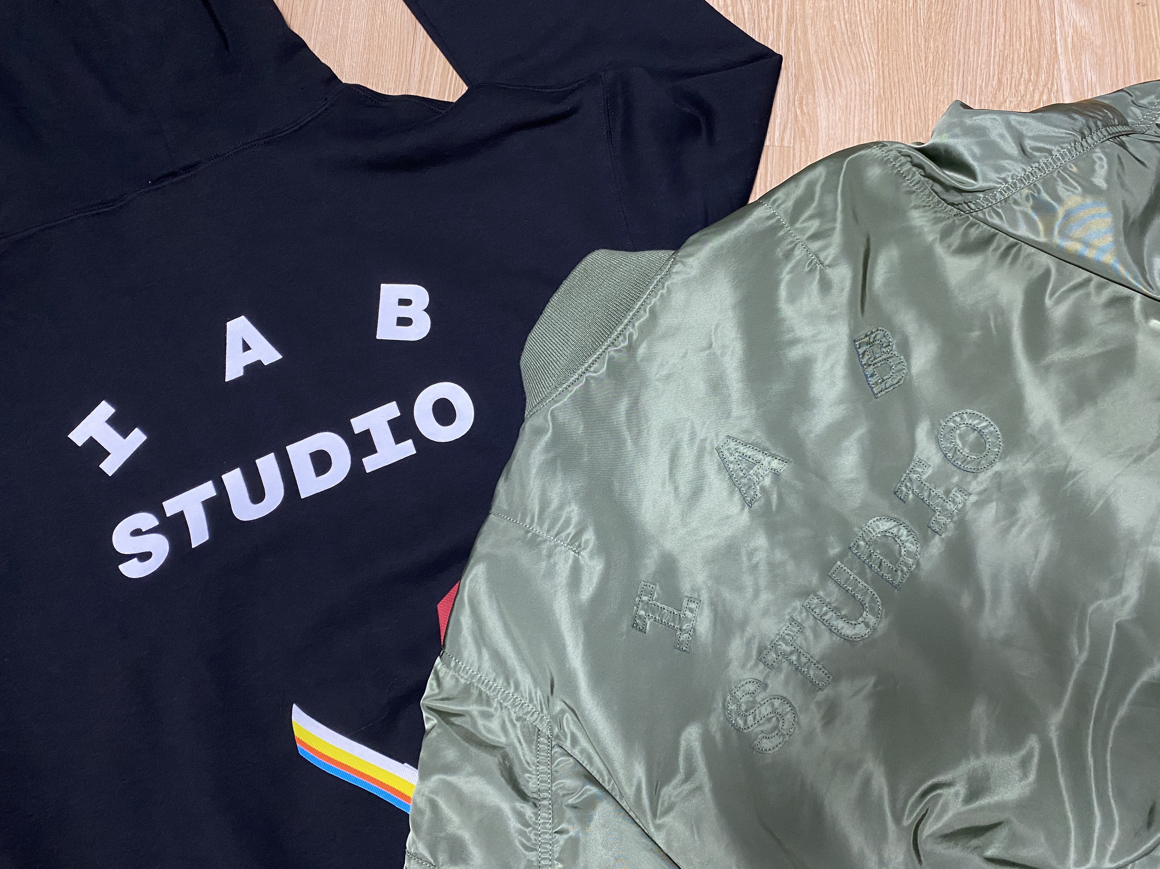 IAB Studio Hoodie Black White, IAB Studio x Alpha Industries MA-1 Jacket Khaki 착용 스타일