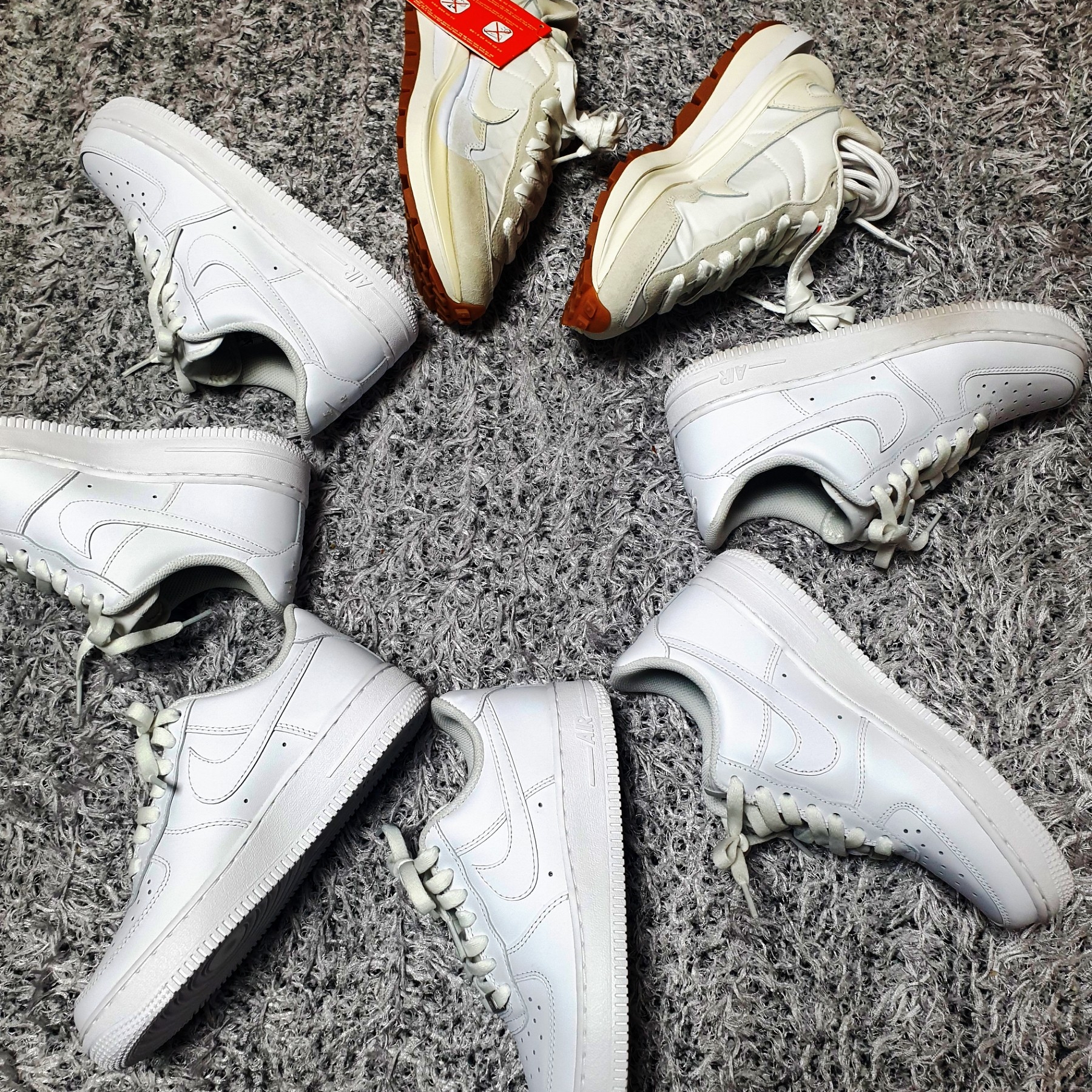 Nike x Sacai VaporWaffle White and Gum, (W) Nike Air Force 1 '07 Low White 착용 스타일 - 1