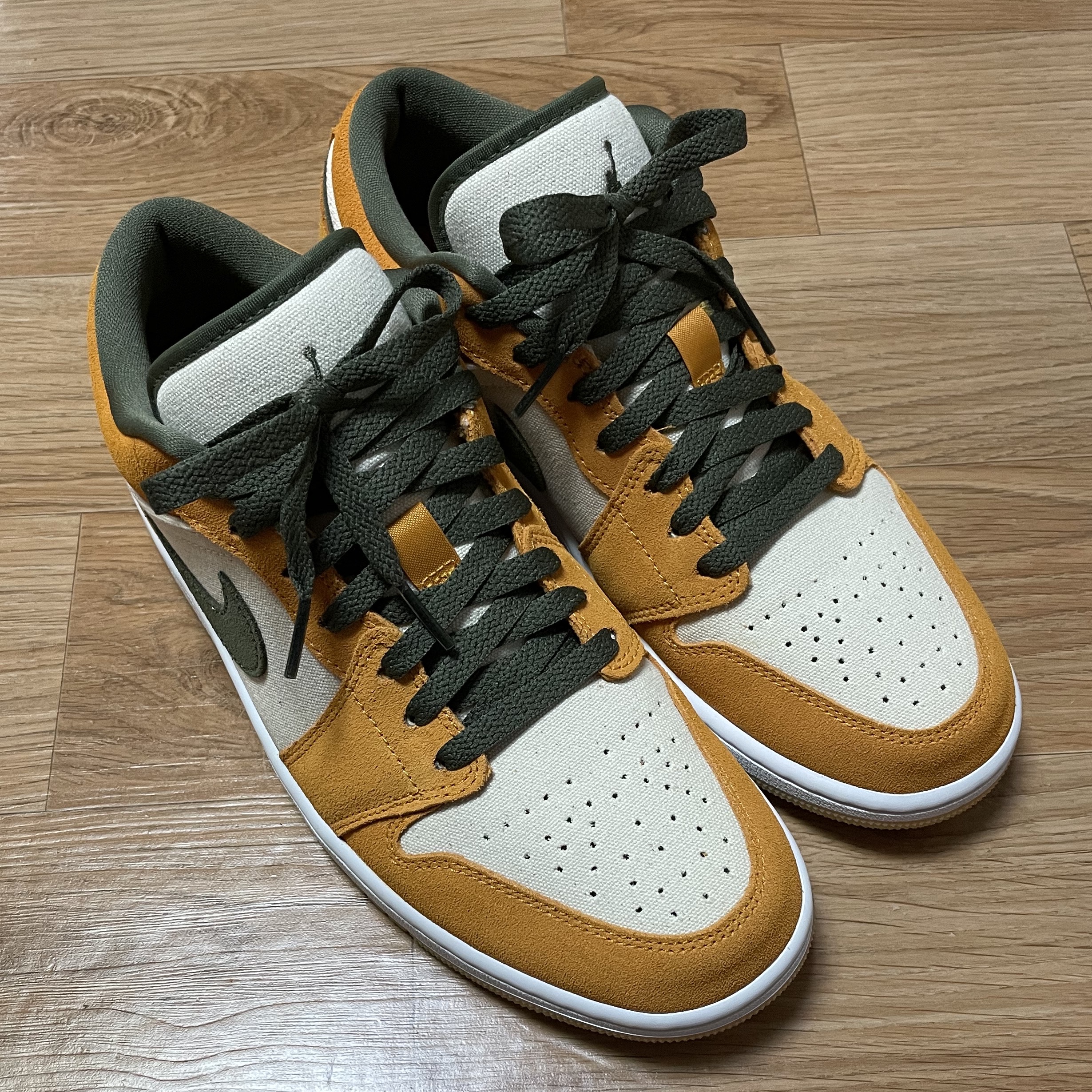 Jordan 1 Low SE Light Curry 착용 스타일 - 3