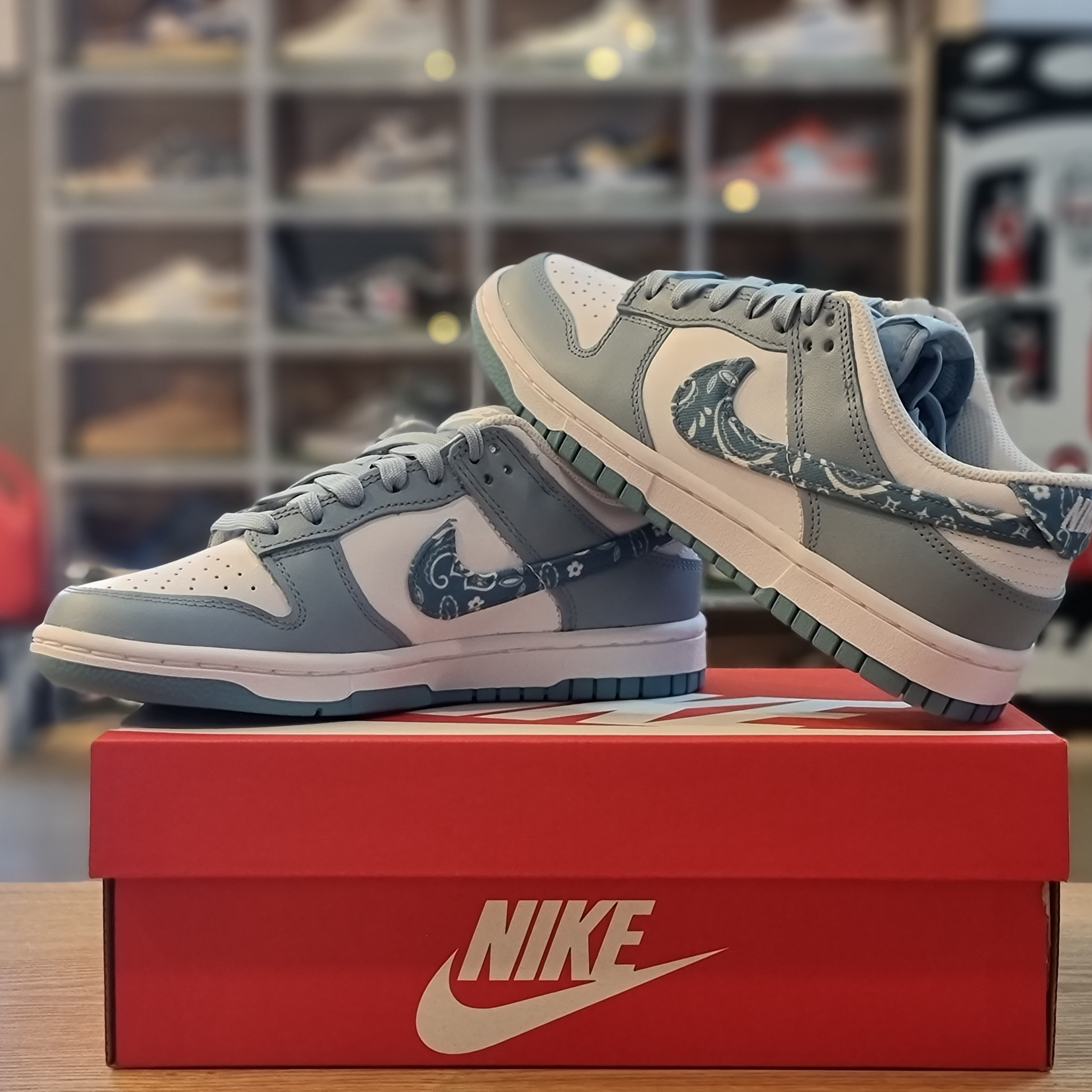 (W) Nike Dunk Low Essential Blue Paisley 착용 스타일 - 2
