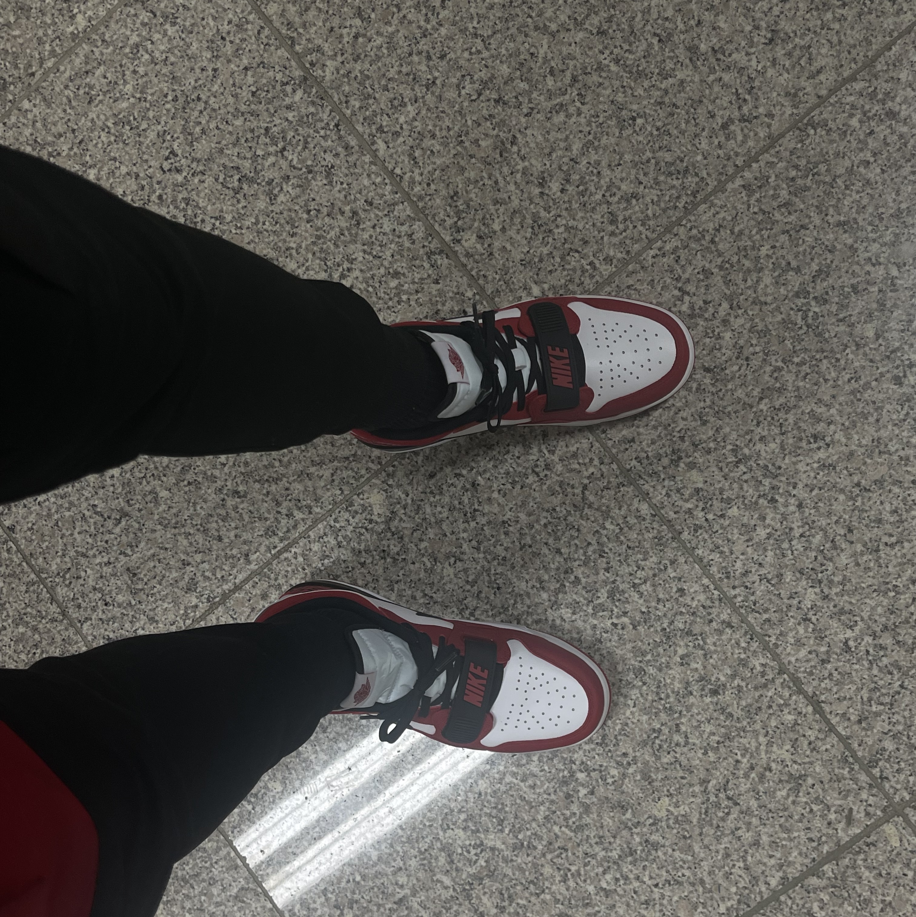 Jordan Legacy 312 Low Chicago 2022 착용 스타일 - 2