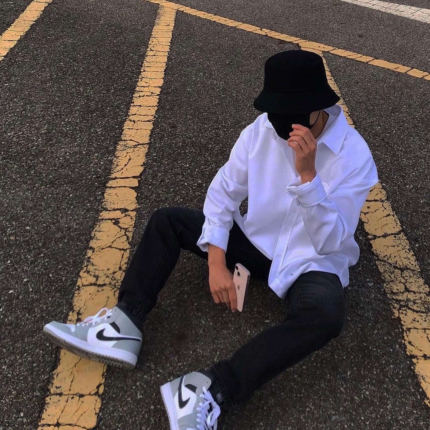 Jordan 1 Mid Light Smoke Grey Anthracite 착용 스타일