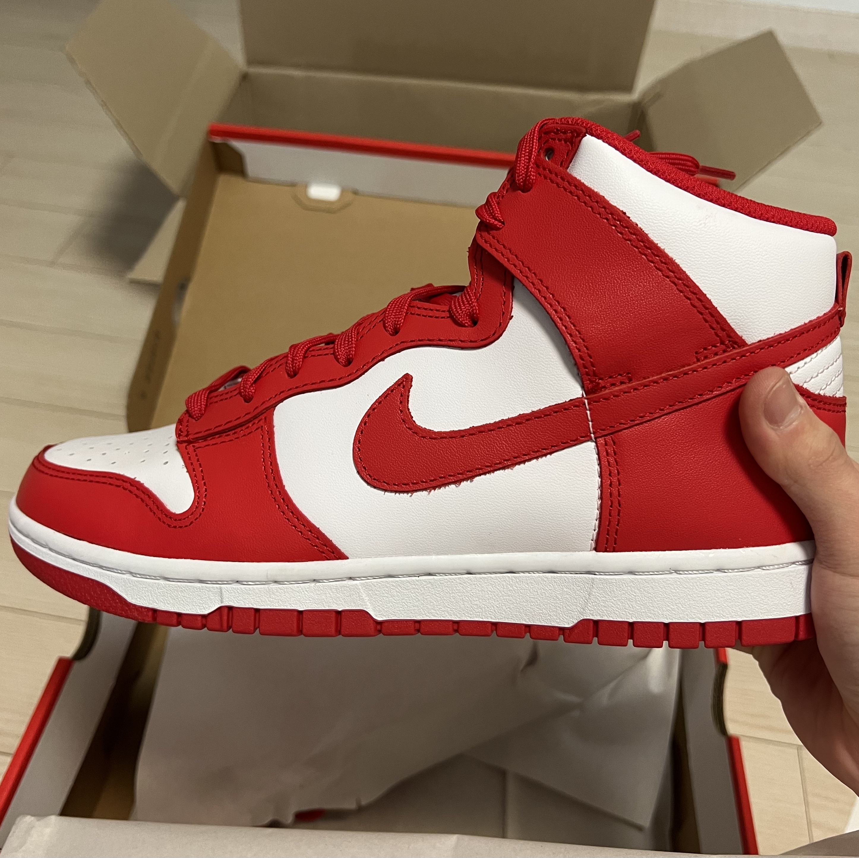 Nike Dunk High Retro Championship White and Red 착용 스타일