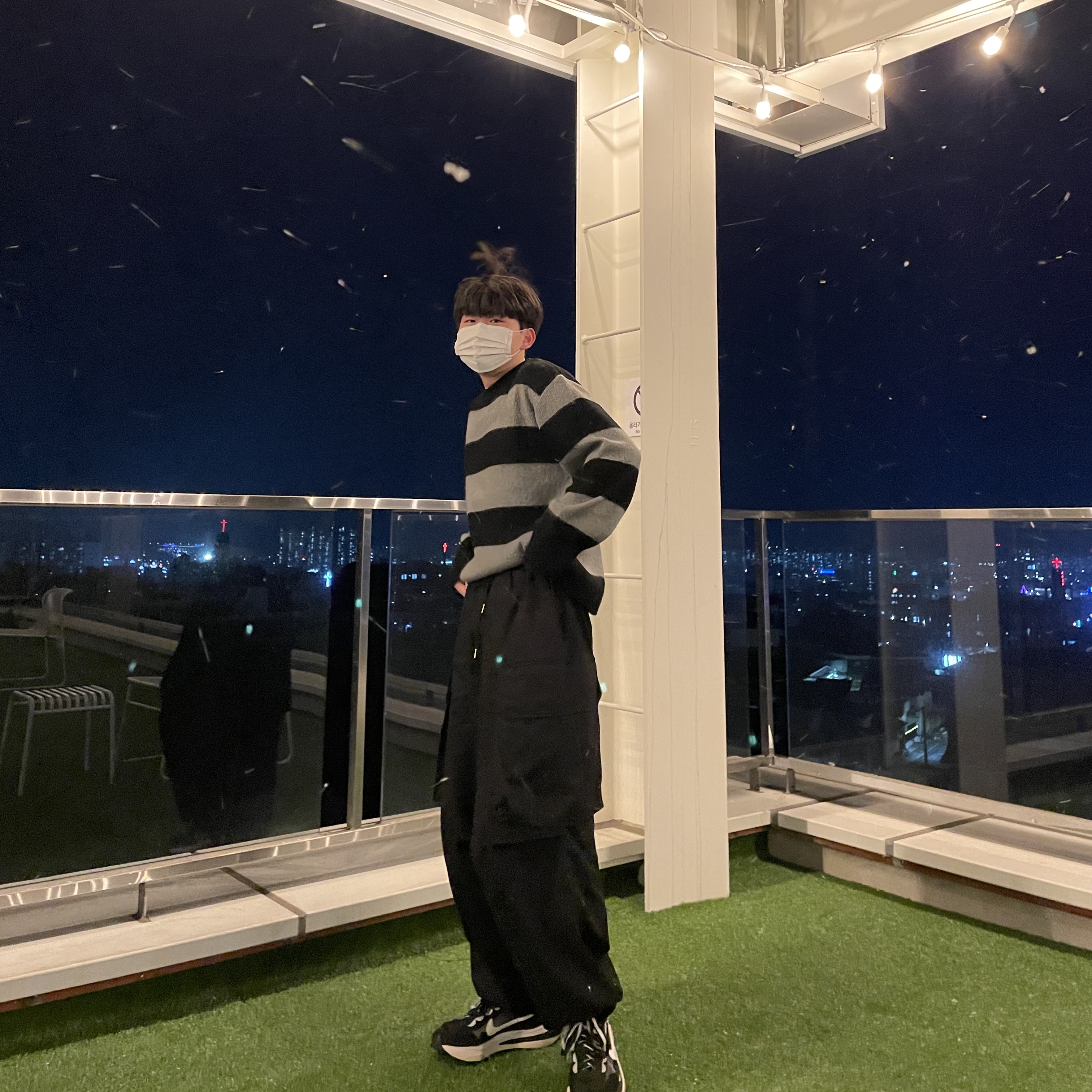 Nike x Sacai VaporWaffle Black White 착용 스타일 - 3