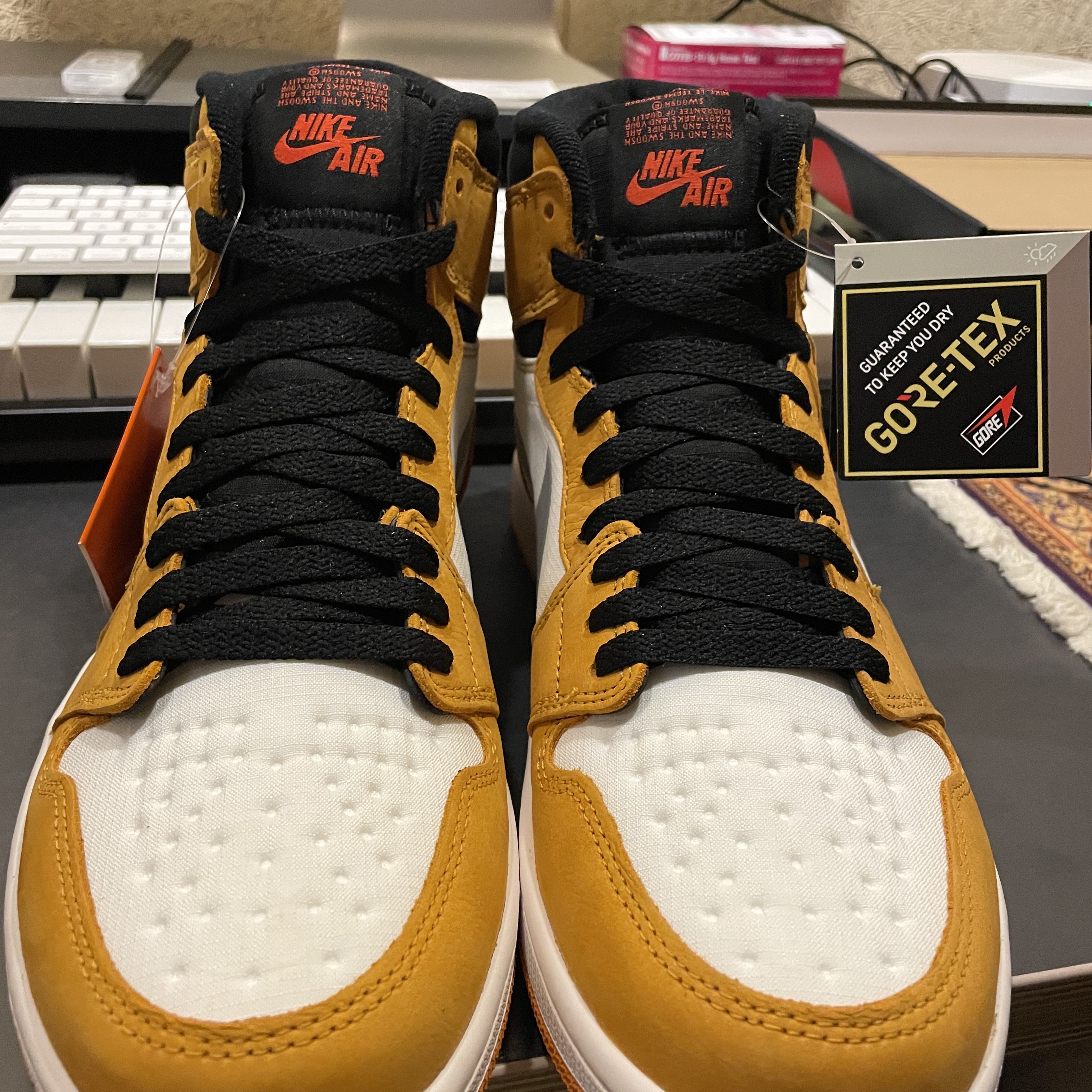 Jordan 1 Element Gore-Tex Light Curry 착용 스타일 - 1