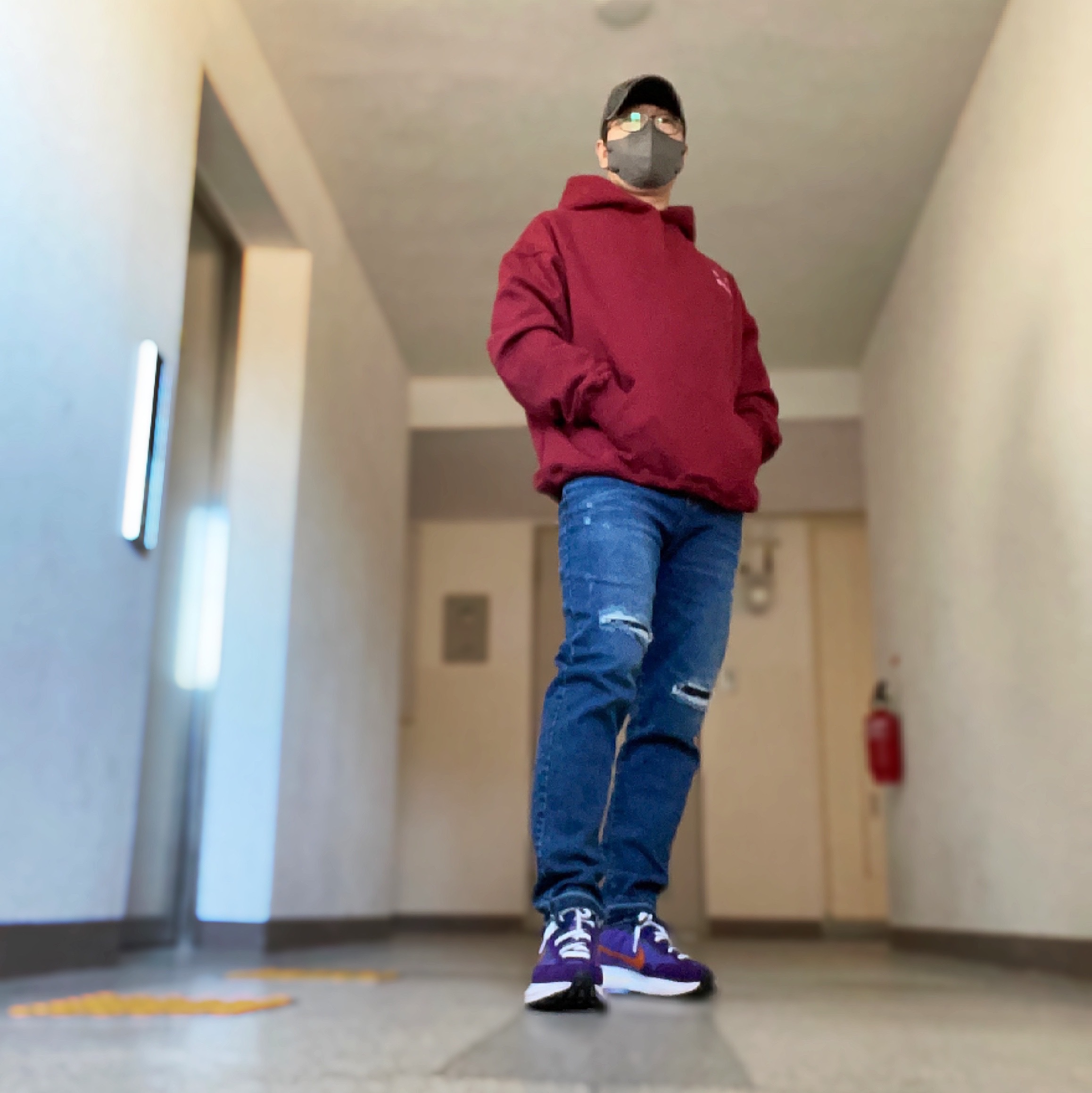 Nike x Sacai VaporWaffle Dark Iris, IAB Studio Hoodie Raspberry 착용 스타일