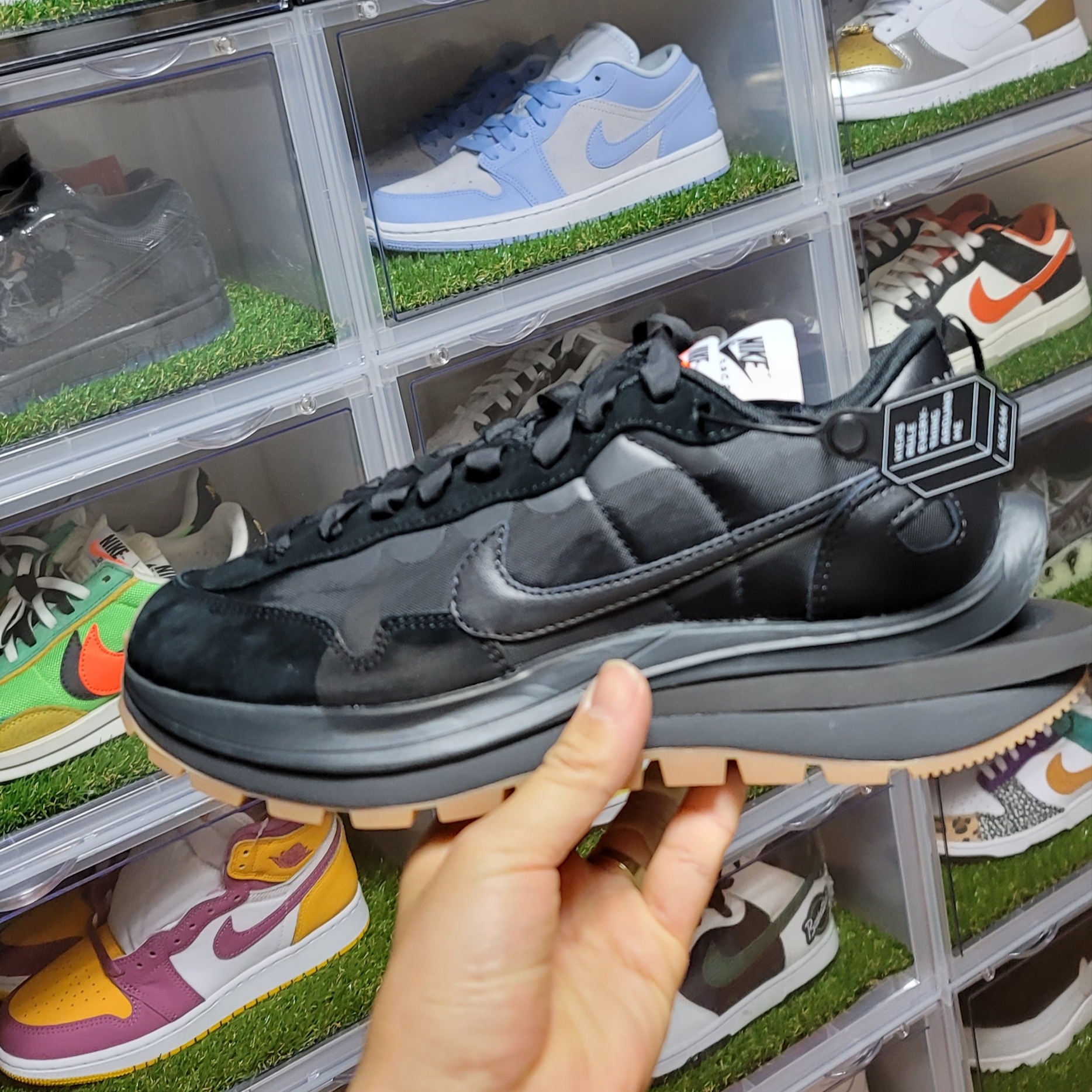 Nike x Sacai VaporWaffle Black and Gum, (W) Nike Air Max BW Ultra Black White 착용 스타일 - 1