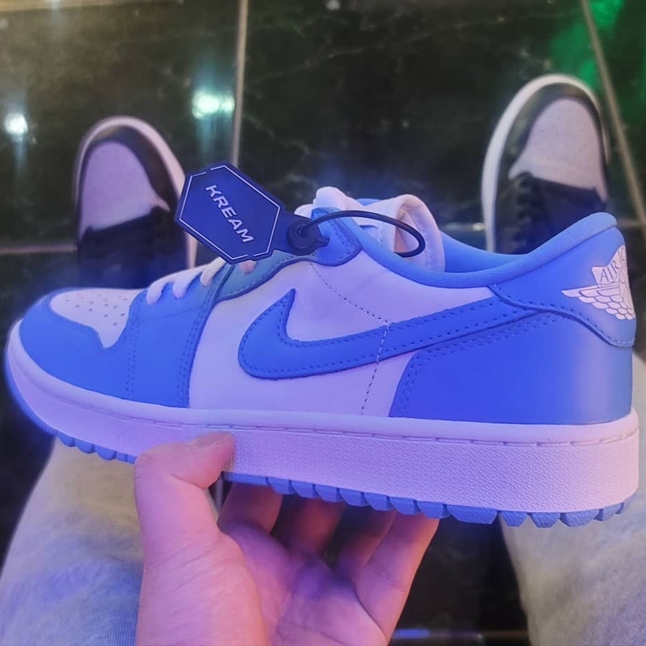 Jordan 1 Low Golf White and University Blue 착용 스타일 - 2