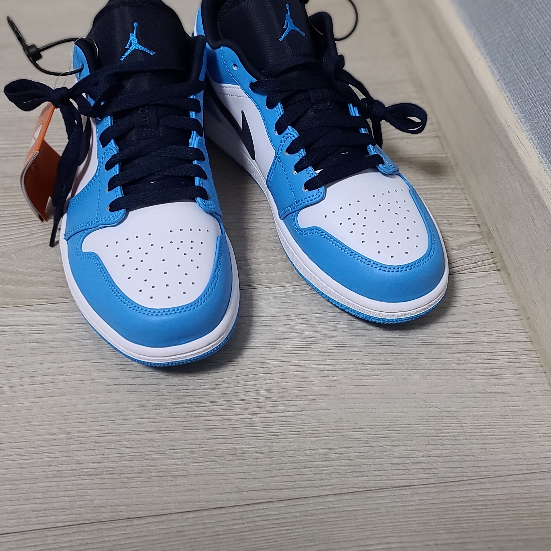 Jordan 1 Low Dark Powder Blue 착용 스타일 - 2
