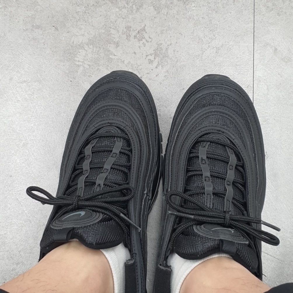 (W) Nike Air Max 97 Black Dark Grey 착용 스타일