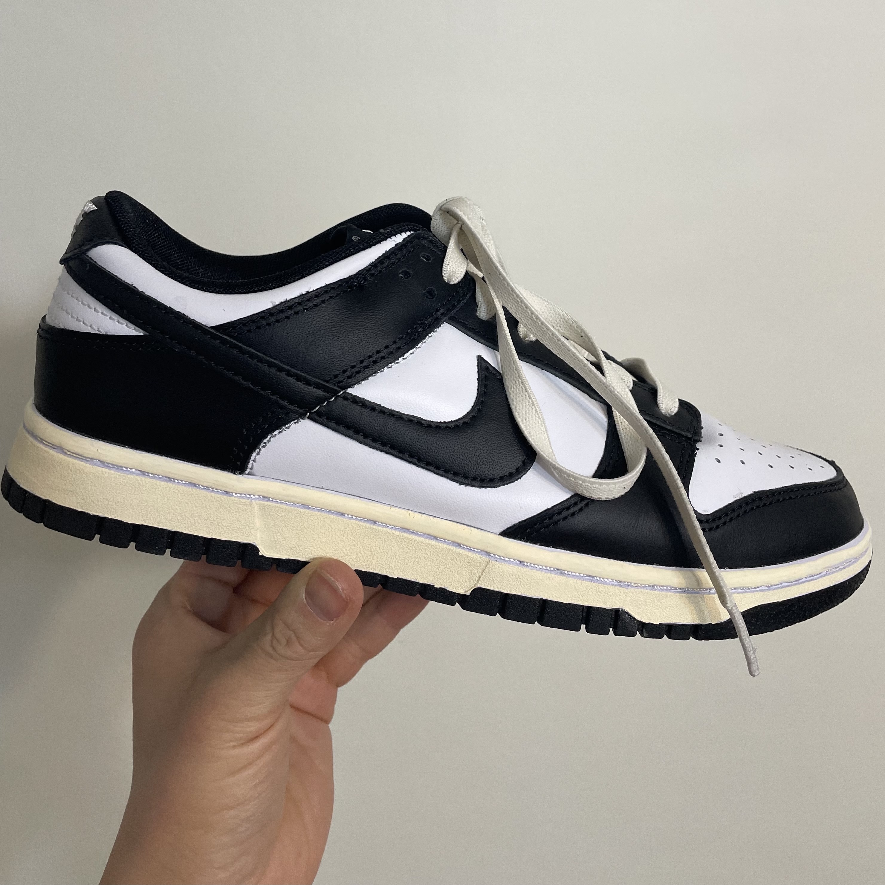 Nike Dunk Low Retro Black 착용 스타일 - 2