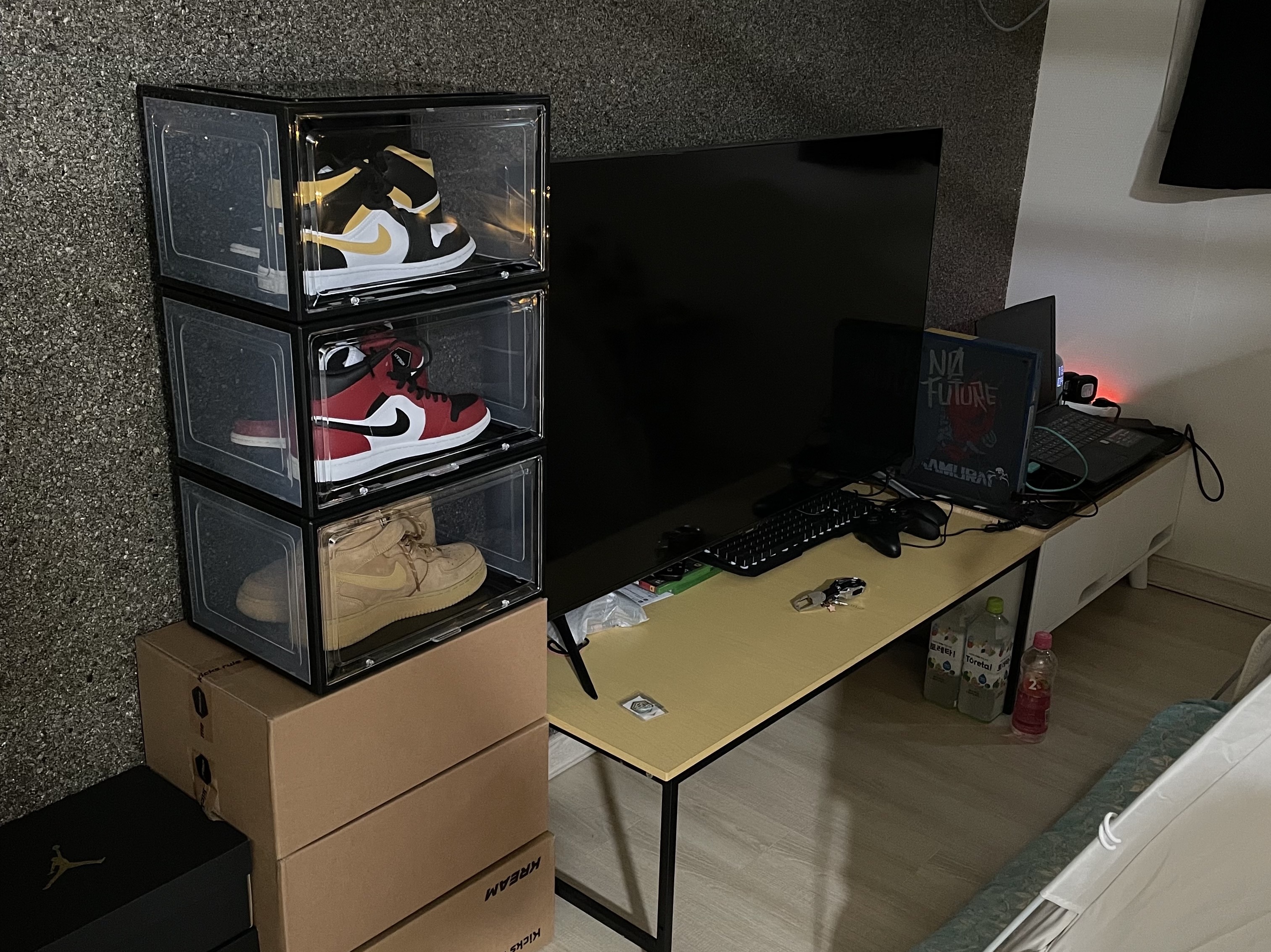 Jordan 1 Mid Pollen, Jordan 1 Mid Chicago Black Toe 착용 스타일