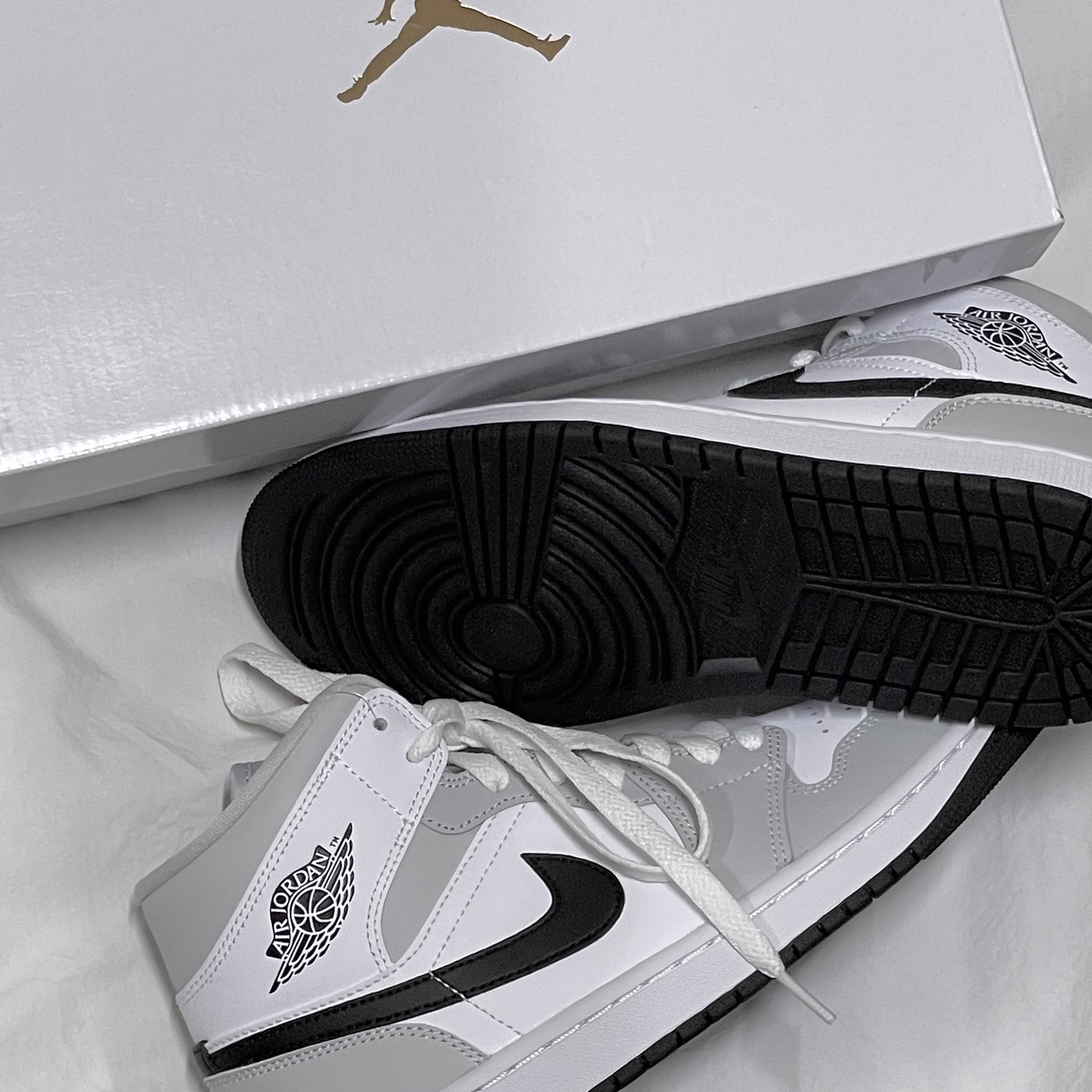 (W) Jordan 1 Mid Grey Fog 착용 스타일