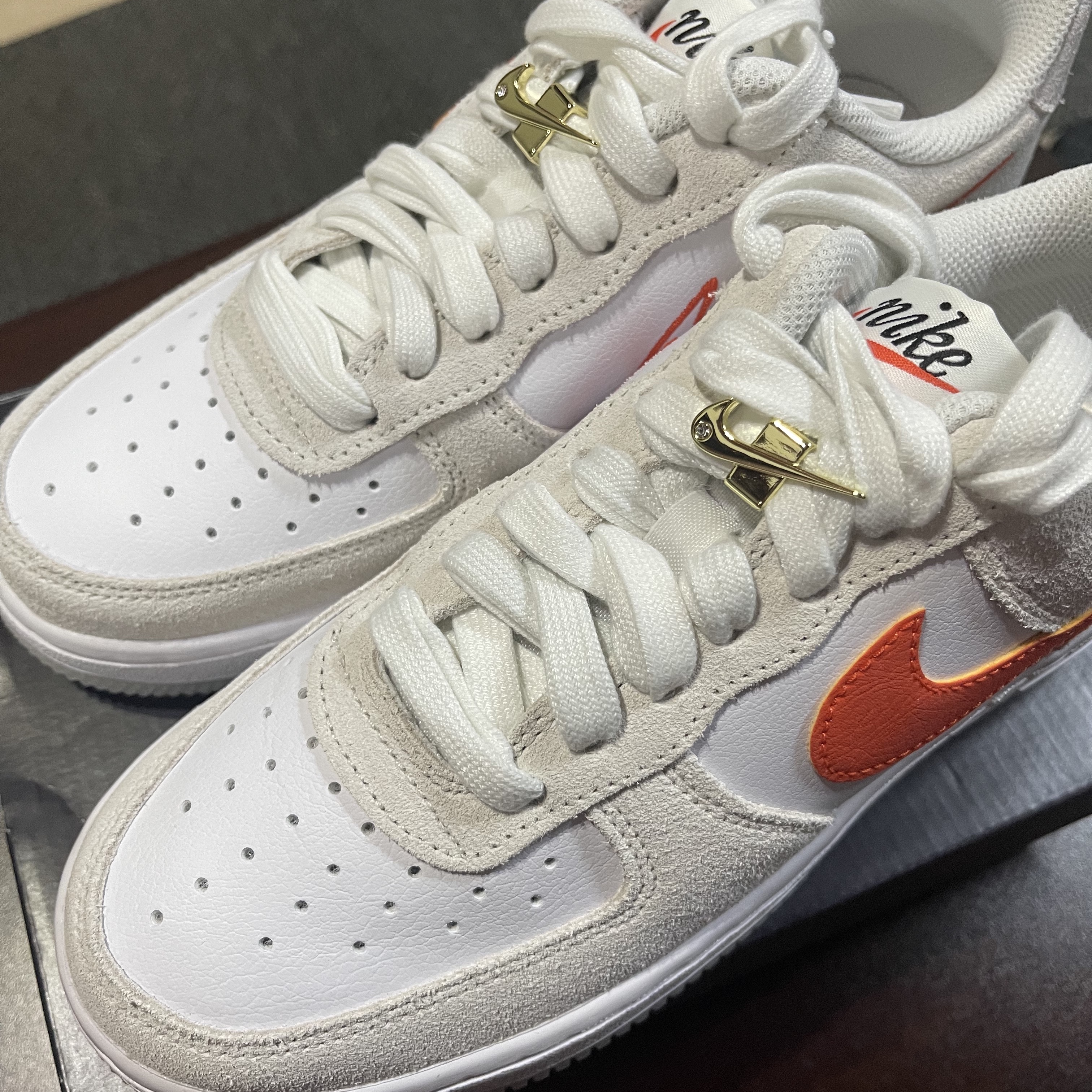 (W) Nike Air Force 1 '07 SE First Use Orange Sail 착용 스타일 - 4