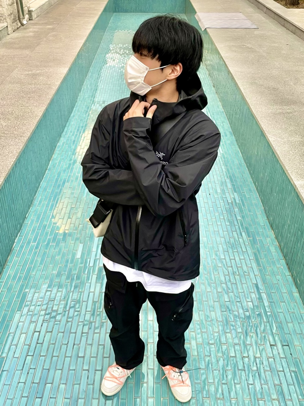 Arc'teryx Zeta SL Jacket Black, Nike x Off-White Dunk Low The 50 - Lot 19 착용 스타일