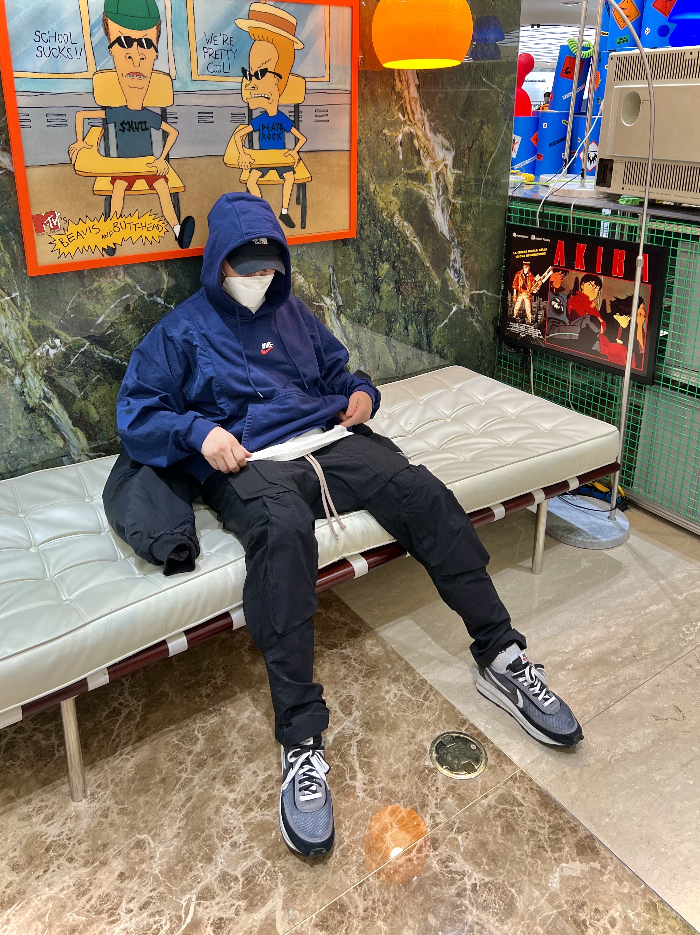 Nike NSW Hoodie BRS Midnight Navy, Nike x Sacai LDWaffle Black 착용 스타일