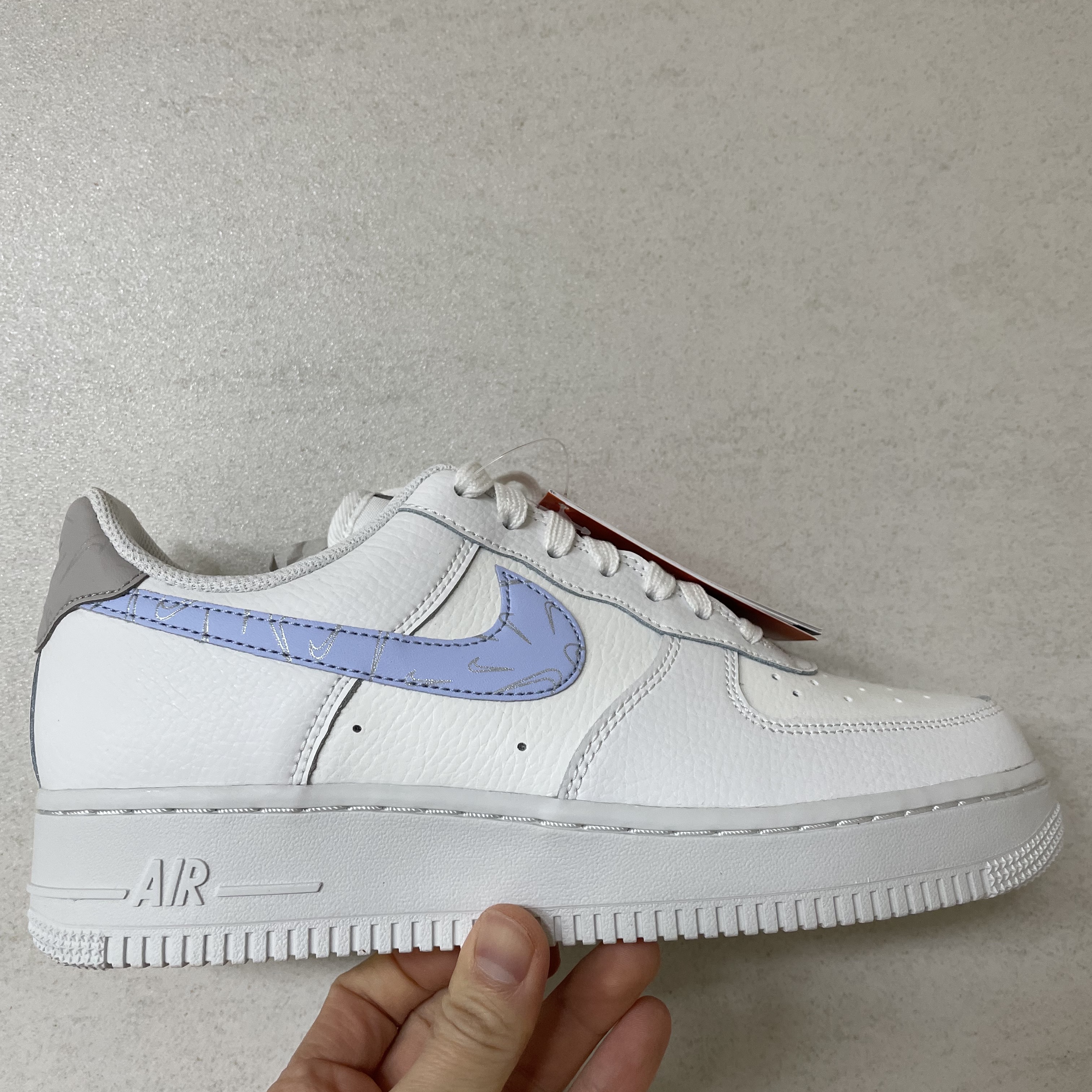 (W) Nike Air Force 1 '07 White Light Marine 착용 스타일 - 1