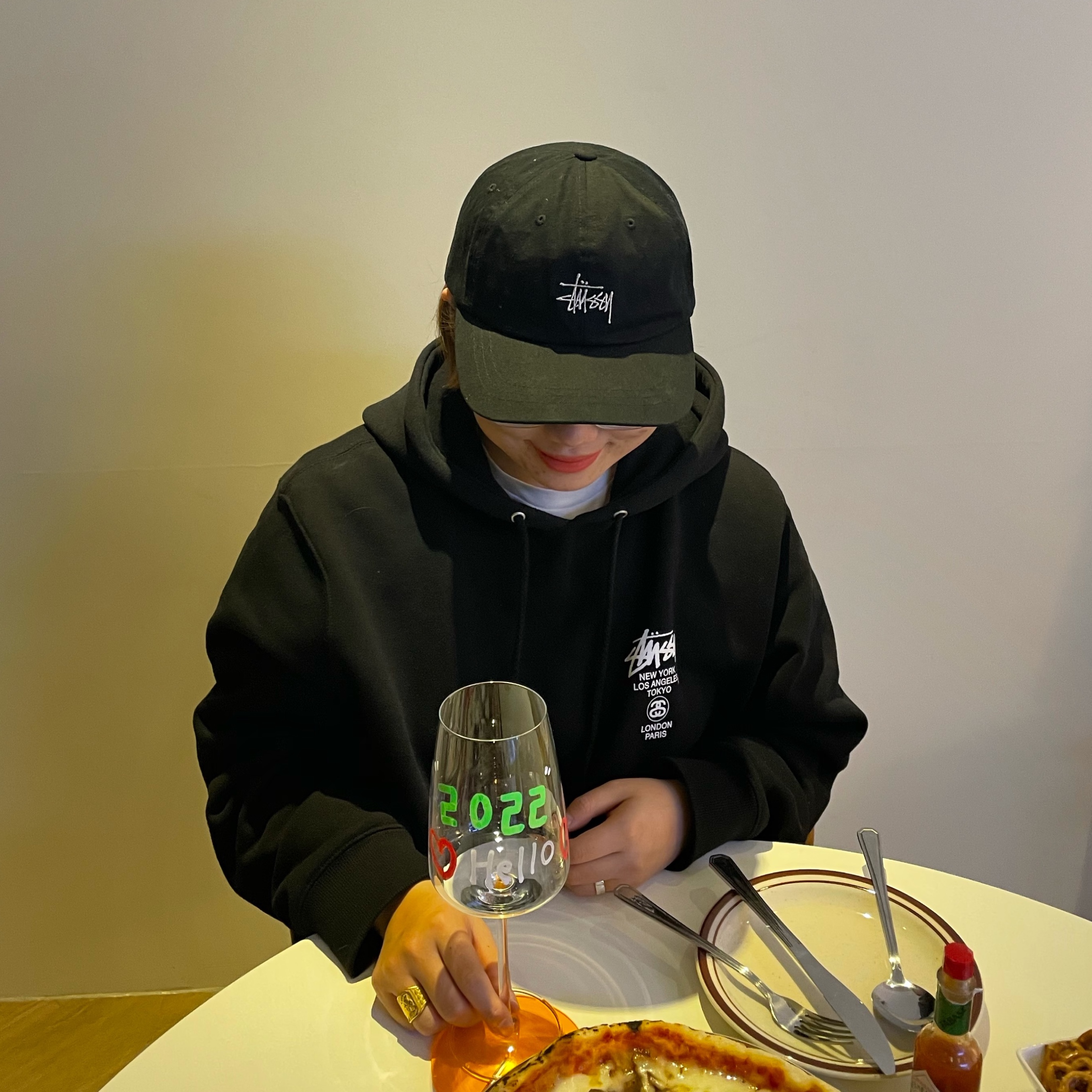 Stussy World Tour Hoodie Black 2021, Stussy Stock Low Pro Cap Black 착용 스타일