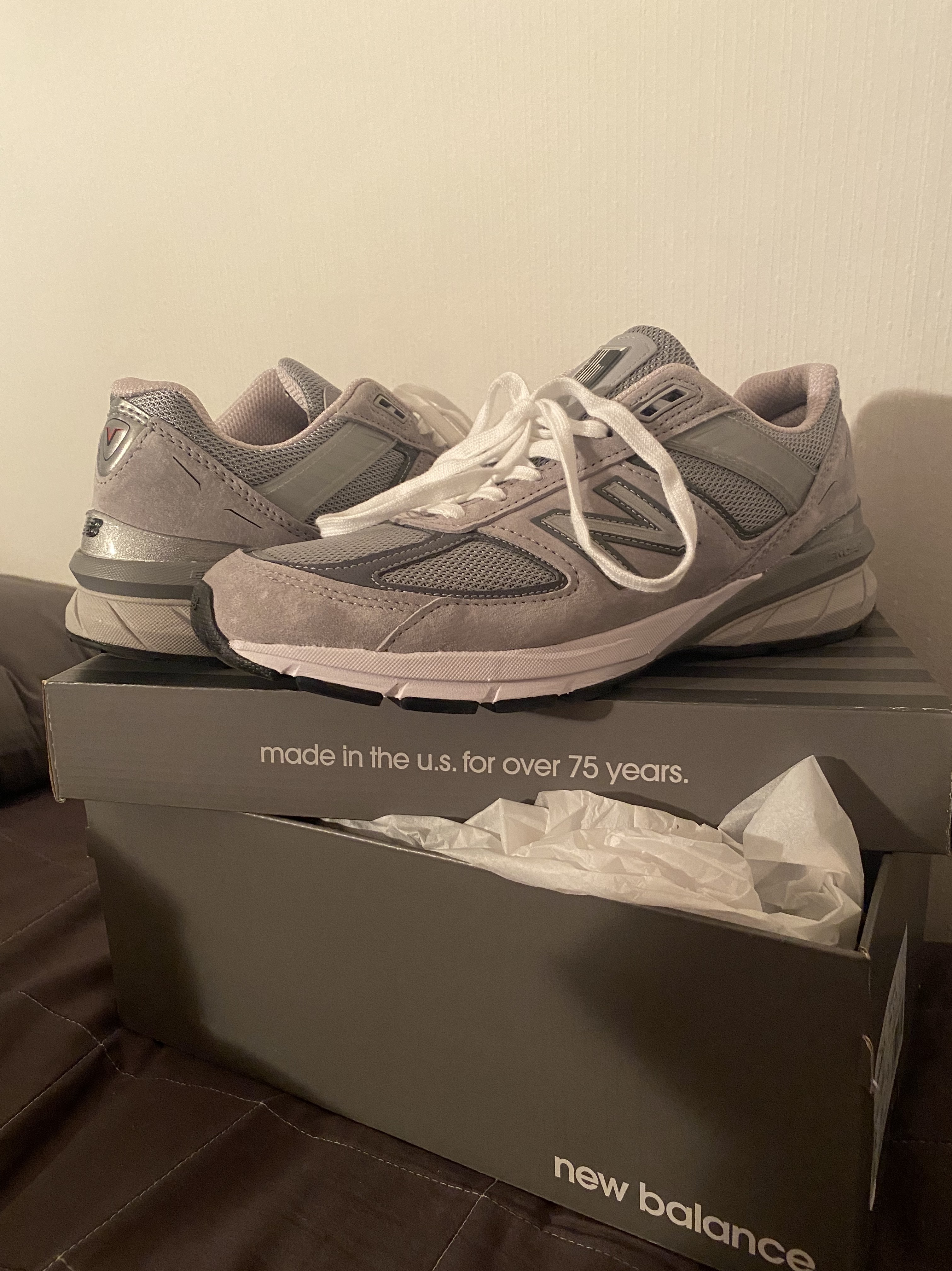 New Balance 990v5 Made in USA Grey - D Standard, New Balance 990v5 Made in USA Grey - B Narrow 착용 스타일 - 1