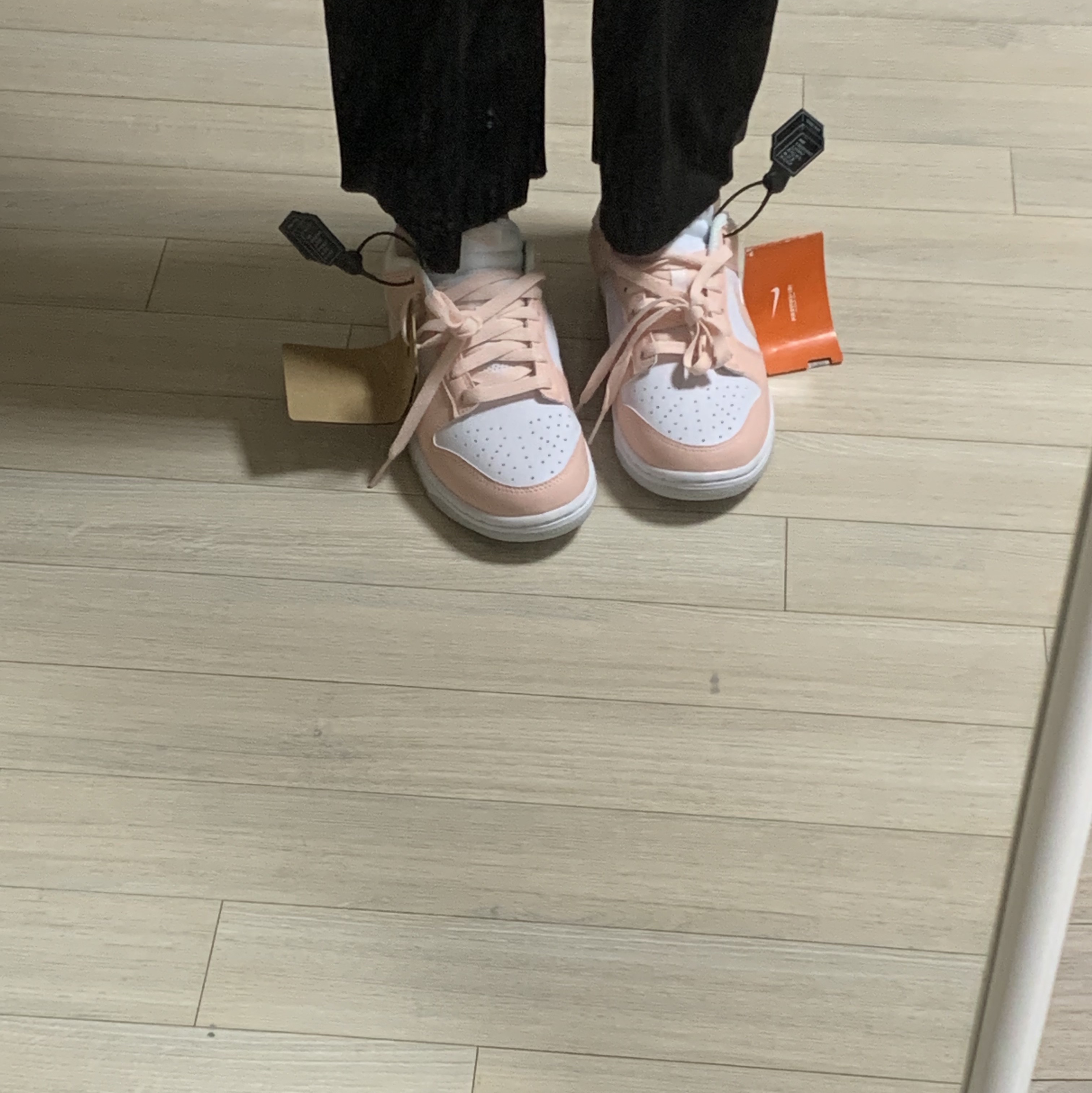 (W) Nike Dunk Low Next Nature Pale Coral 착용 스타일 - 2