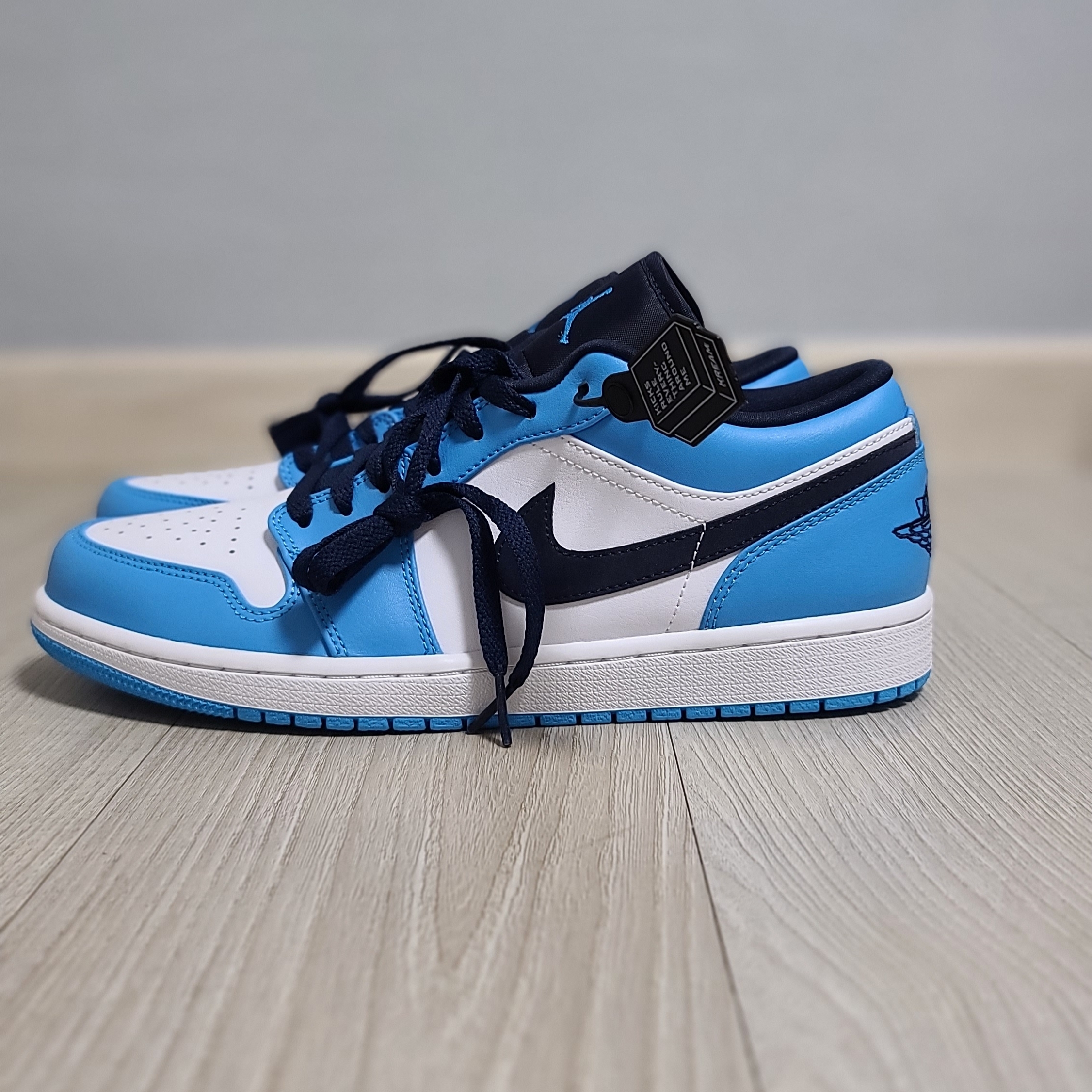 Jordan 1 Low Dark Powder Blue 착용 스타일 - 3