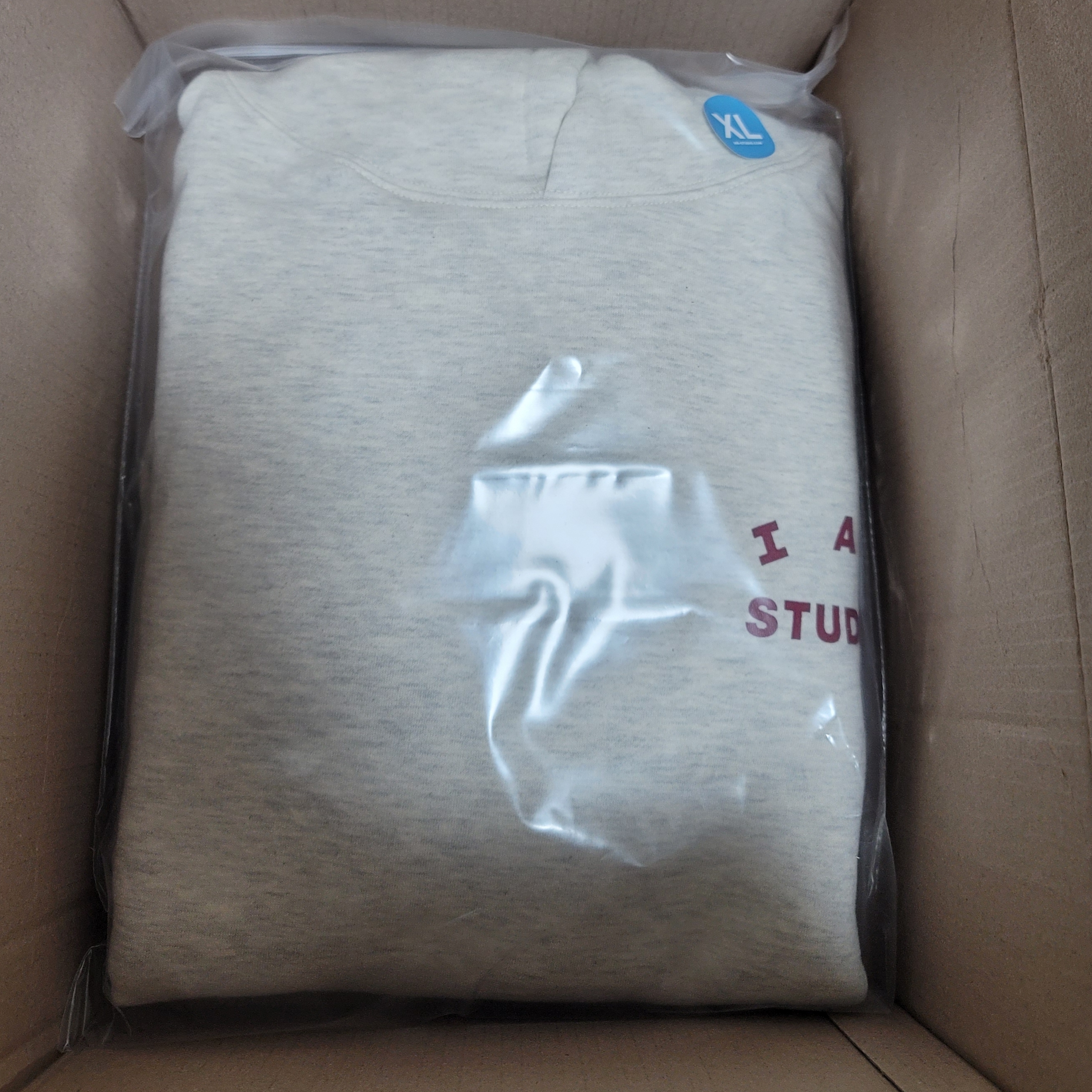 IAB Studio Hoodie Oatmeal Burgundy 착용 스타일