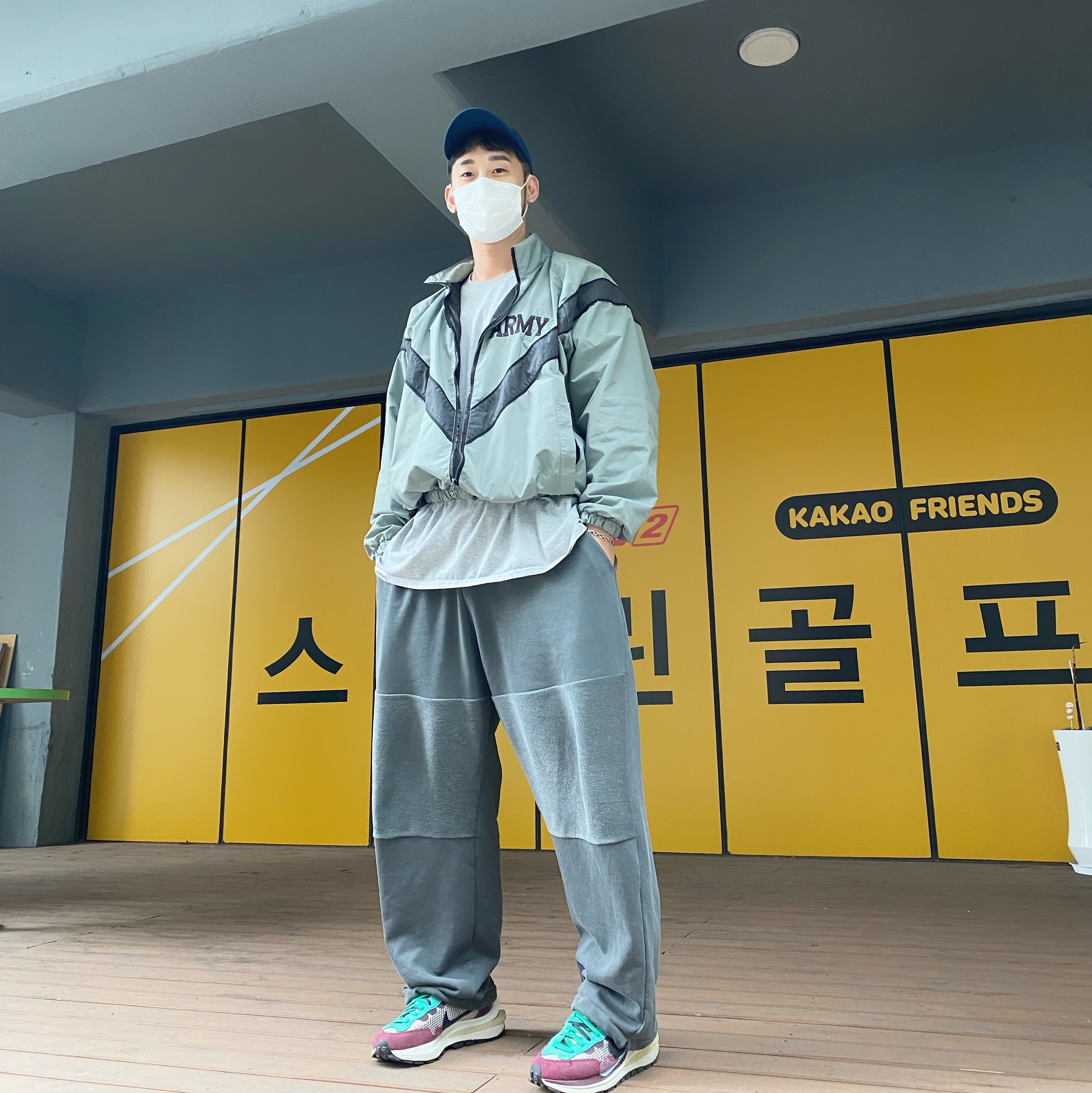 Nike x Sacai VaporWaffle String & Black Villain Red 착용 스타일